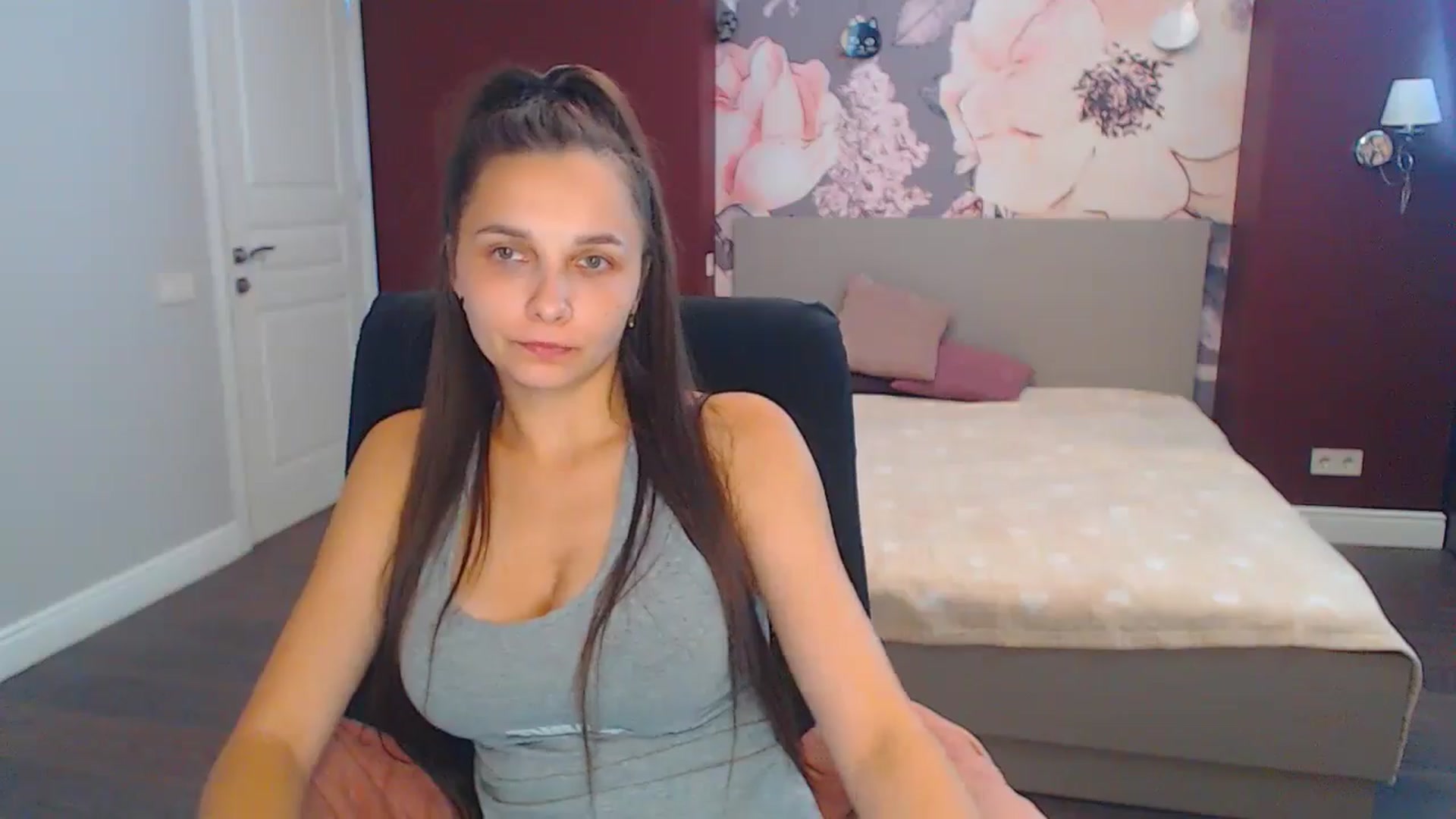 Gallery image thumbnail from Karina_Mils's myfreecams stream on, 08/26/2024, 11:21 image 14 of 20