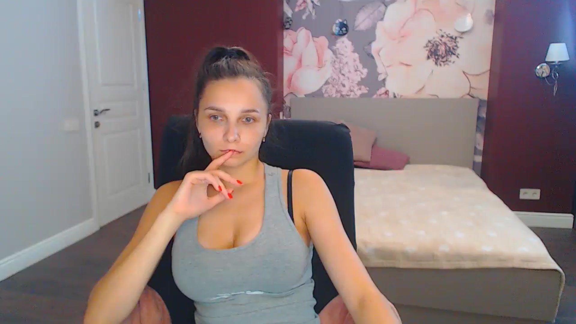 Gallery image thumbnail from Karina_Mils's myfreecams stream on, 08/26/2024, 11:47 image 11 of 20