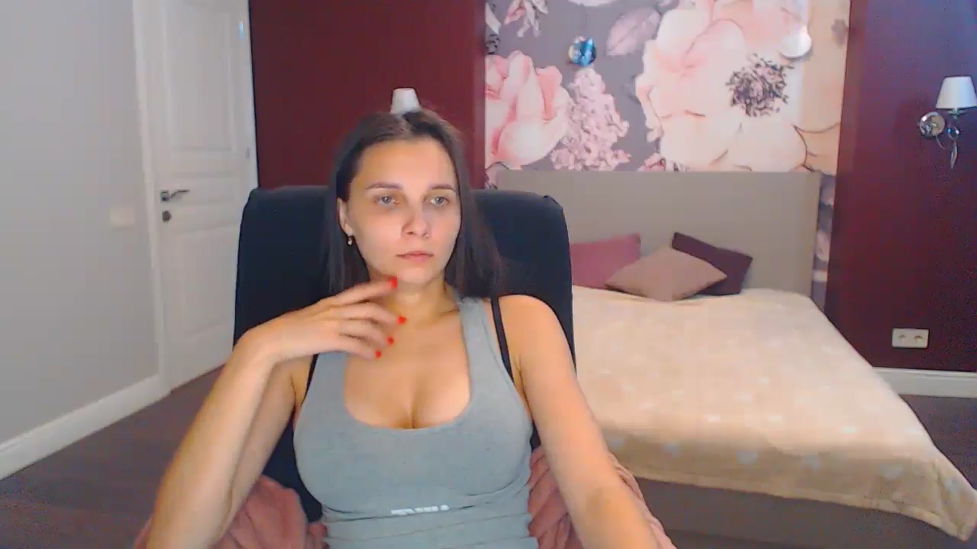 Gallery image thumbnail from Karina_Mils's myfreecams stream on, 08/29/2024, 10:00 image 17 of 20