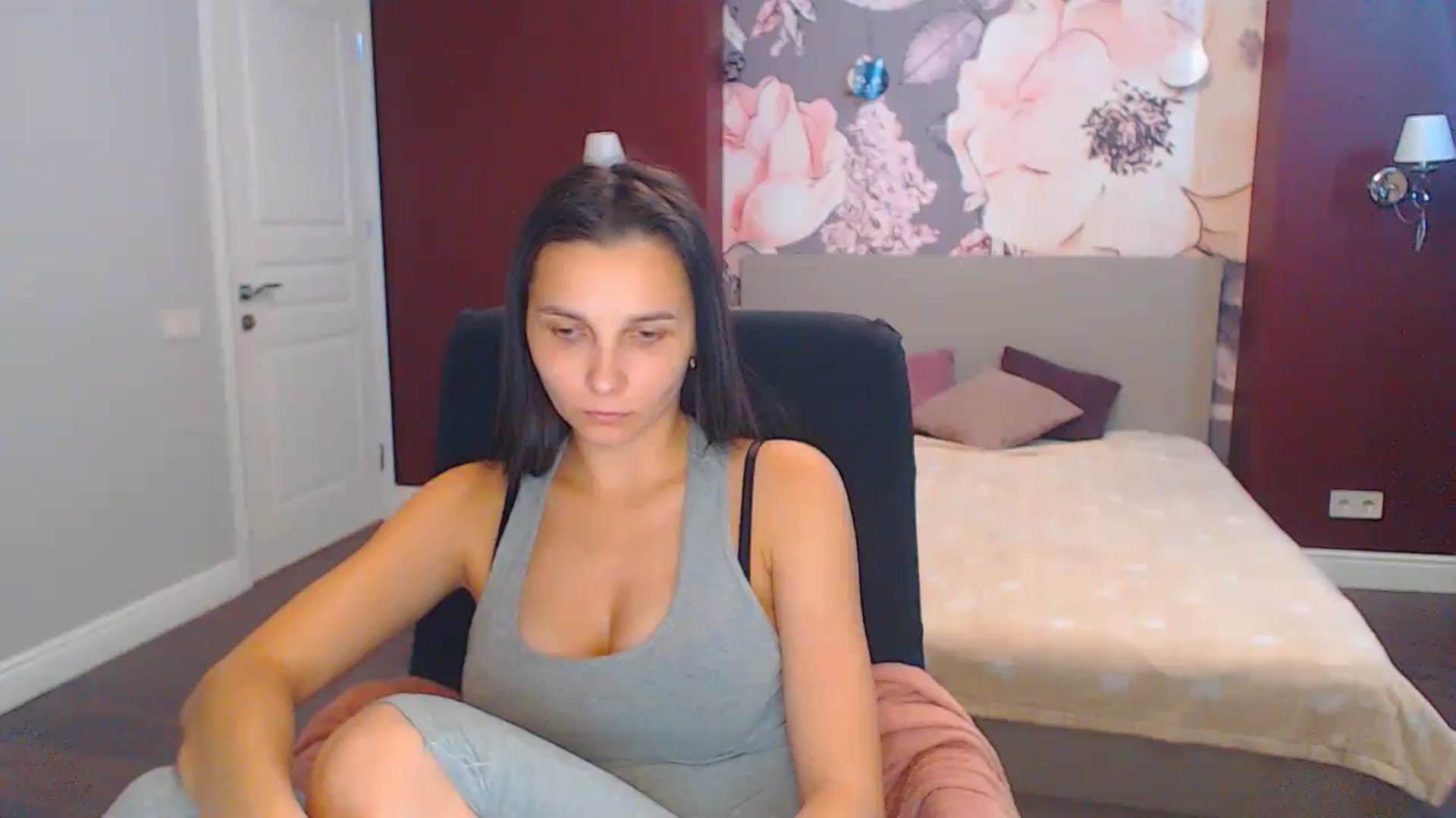 Gallery image thumbnail from Karina_Mils's myfreecams stream on, 08/29/2024, 10:00 image 7 of 20