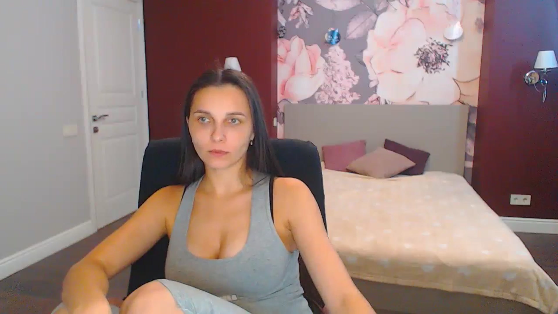 Gallery image thumbnail from Karina_Mils's myfreecams stream on, 08/29/2024, 11:08 image 13 of 20