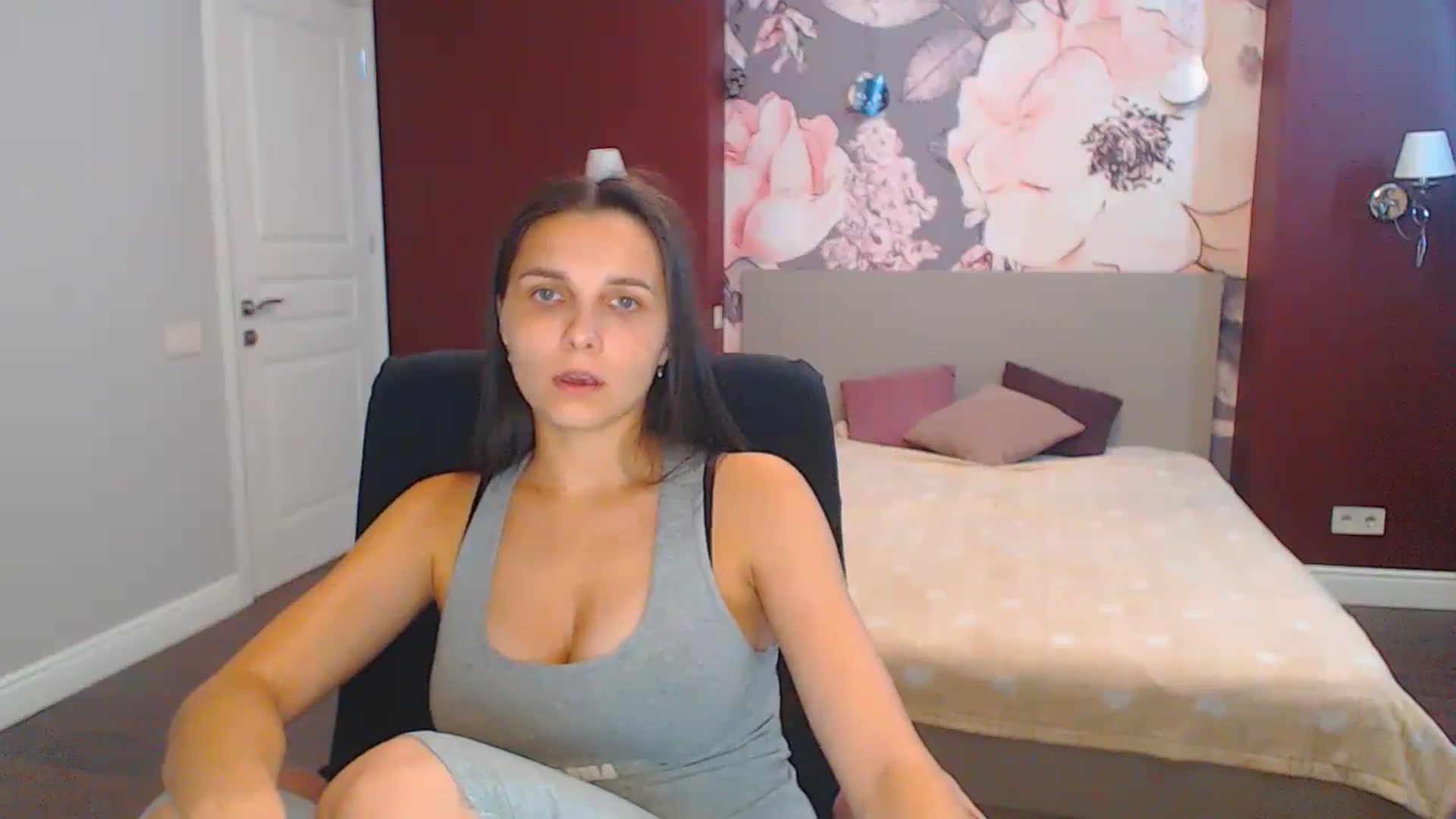 Gallery image thumbnail from Karina_Mils's myfreecams stream on, 08/29/2024, 11:08 image 15 of 20