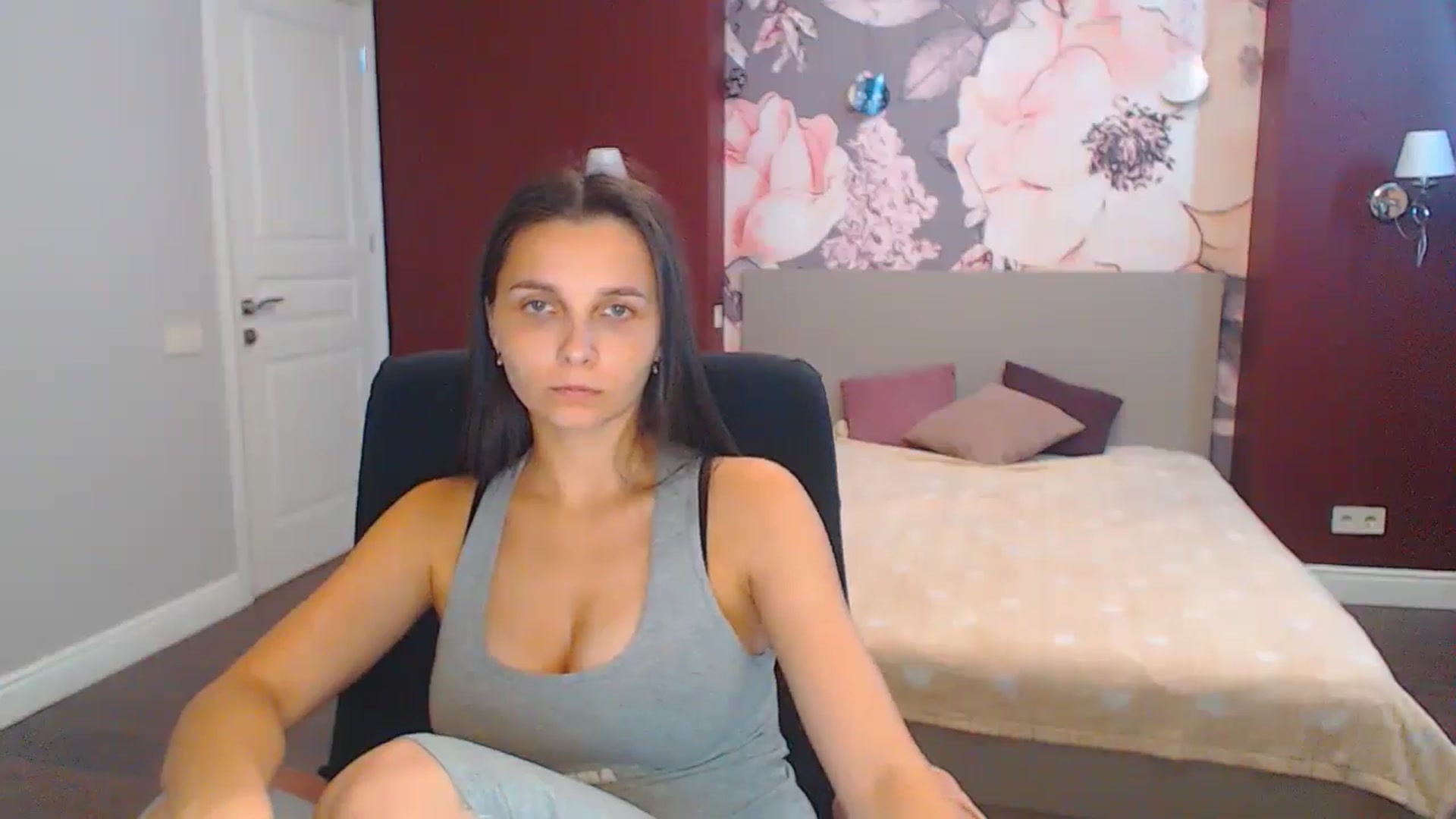 Gallery image thumbnail from Karina_Mils's myfreecams stream on, 08/29/2024, 11:08 image 17 of 20