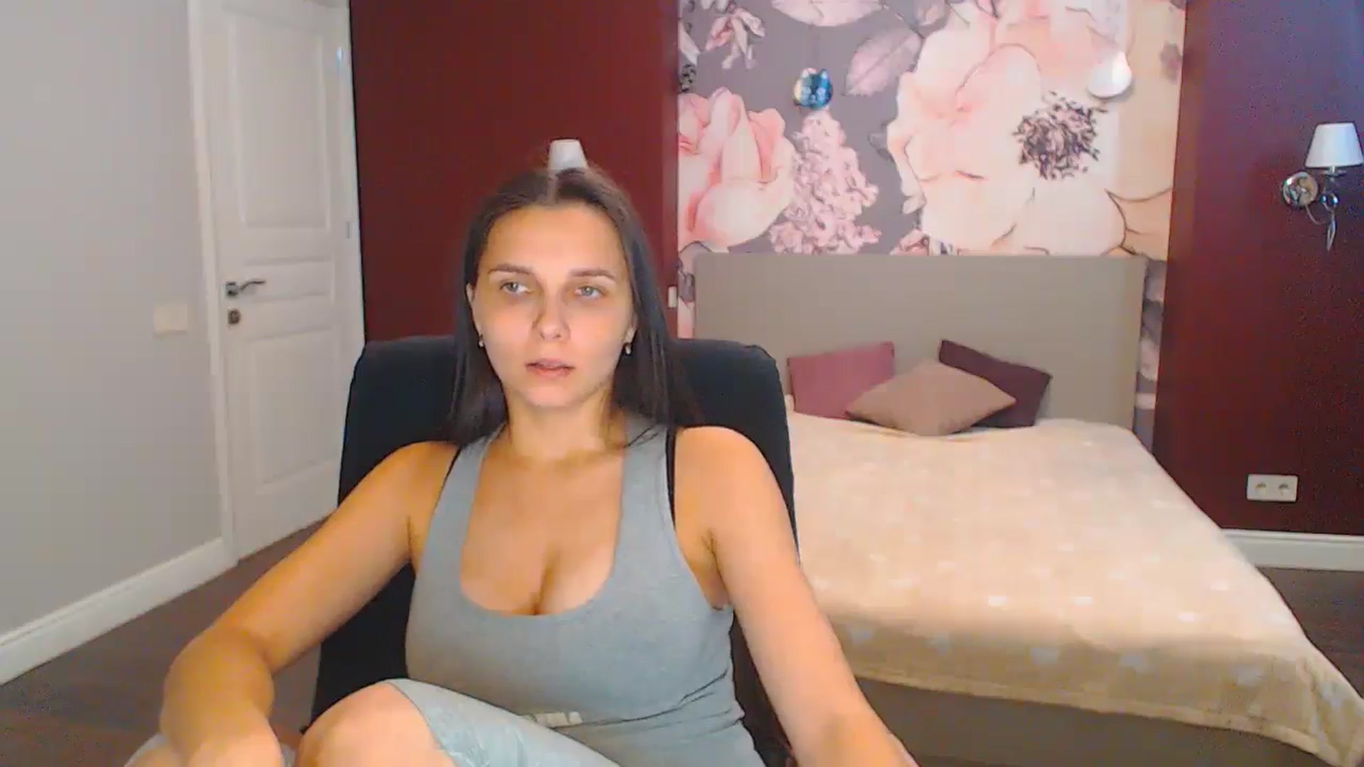 Gallery image thumbnail from Karina_Mils's myfreecams stream on, 08/29/2024, 11:08 image 10 of 20