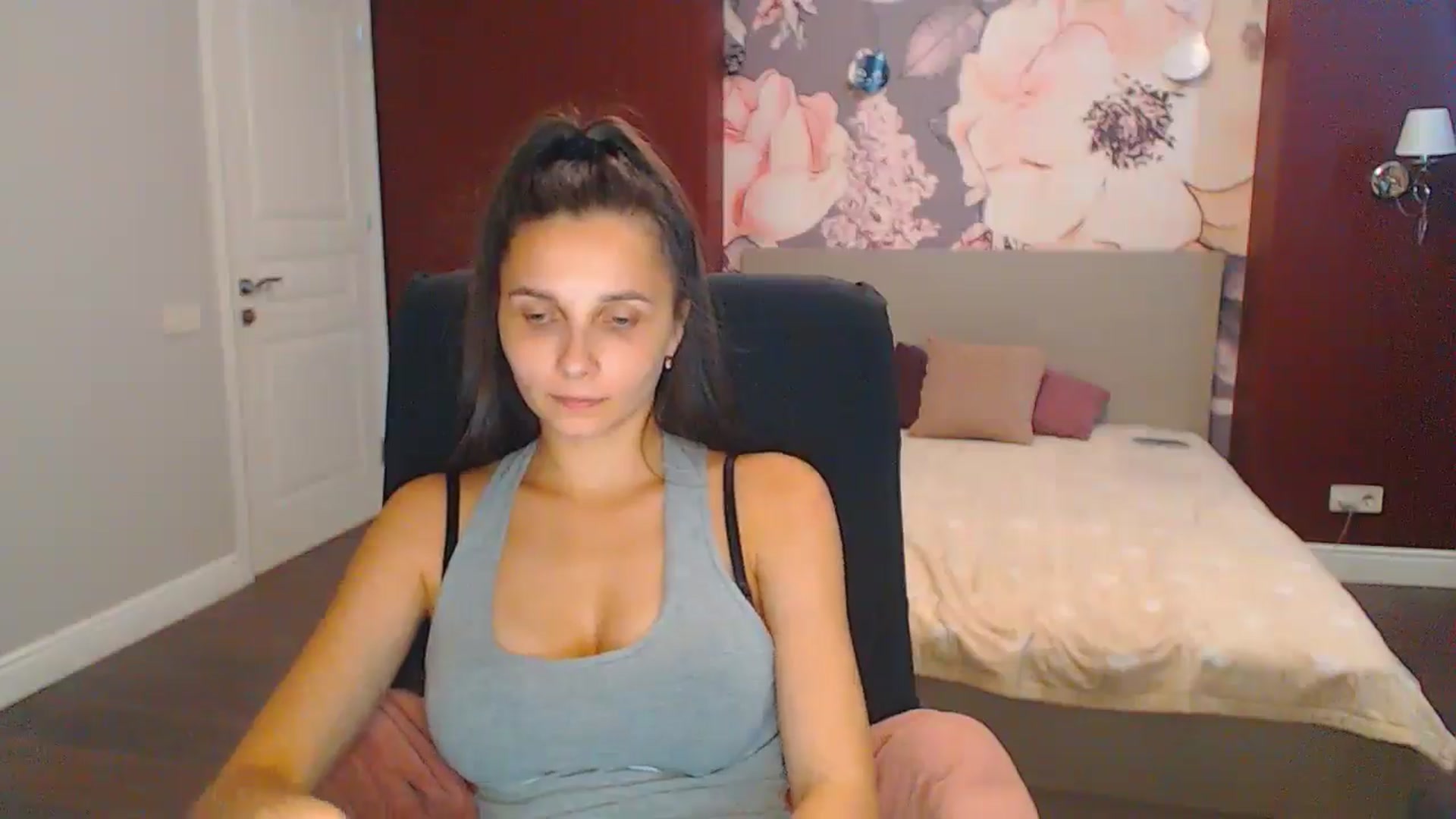 Gallery image thumbnail from Karina_Mils's myfreecams stream on, 08/30/2024, 14:51 image 16 of 20