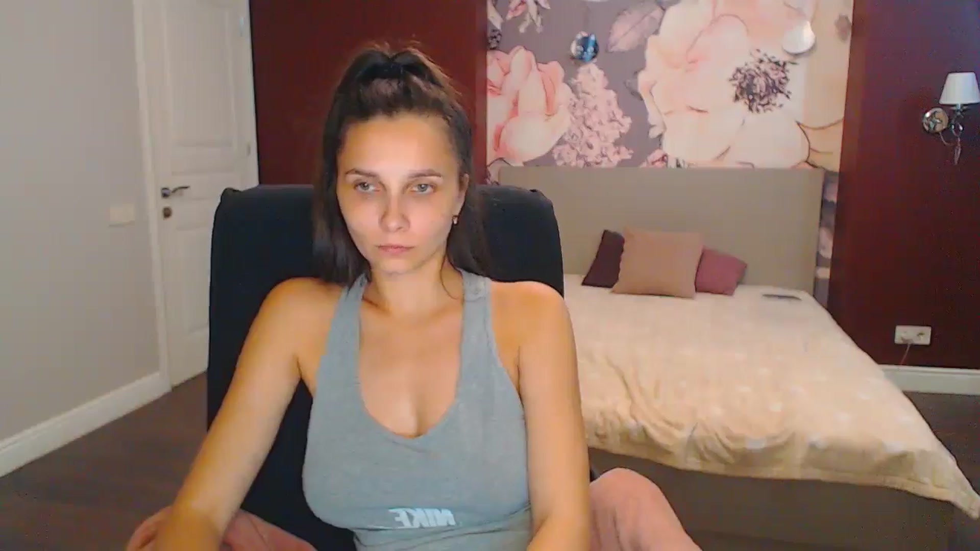 Gallery image thumbnail from Karina_Mils's myfreecams stream on, 08/30/2024, 14:51 image 17 of 20