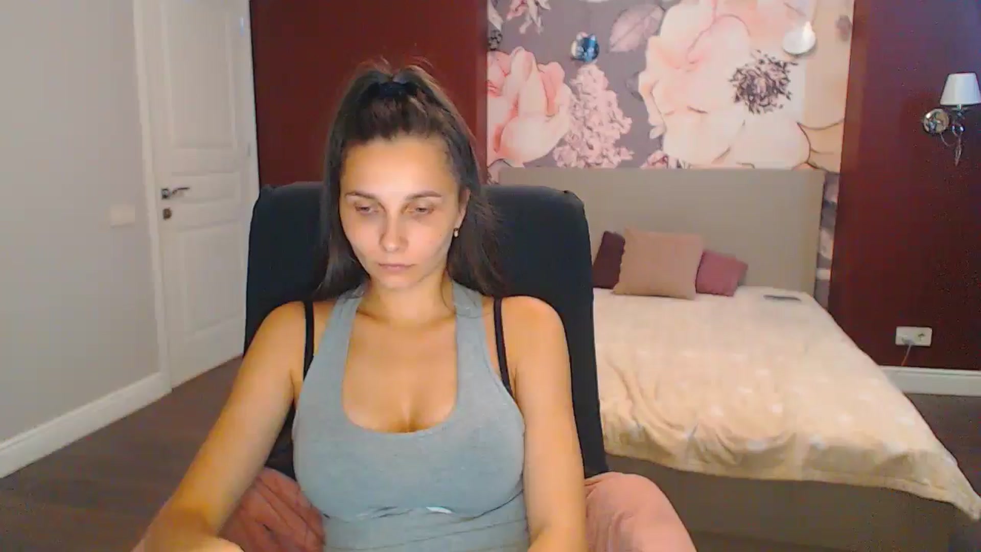 Gallery image thumbnail from Karina_Mils's myfreecams stream on, 08/30/2024, 14:51 image 14 of 20