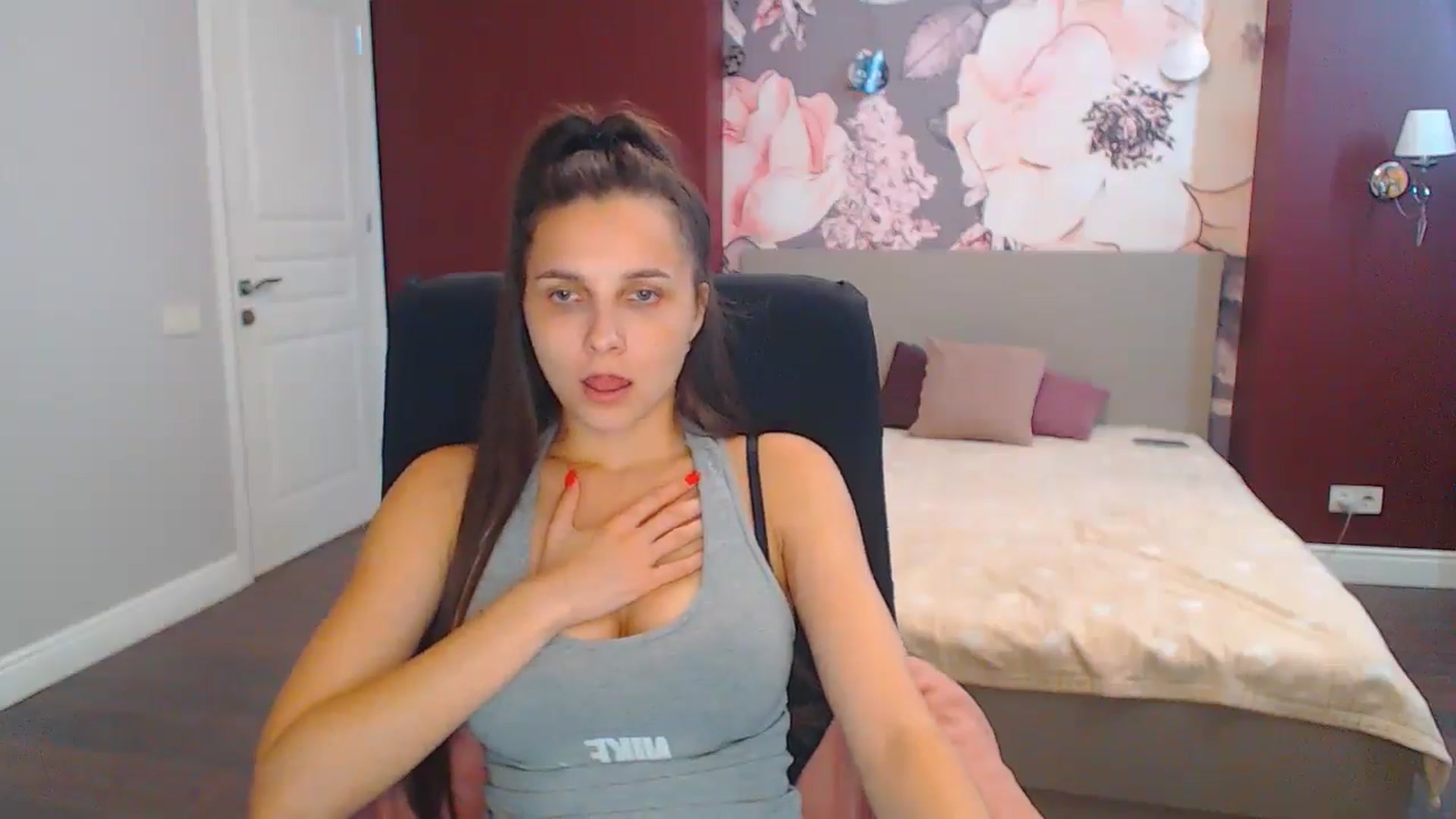Gallery image thumbnail from Karina_Mils's myfreecams stream on, 08/30/2024, 14:51 image 7 of 20