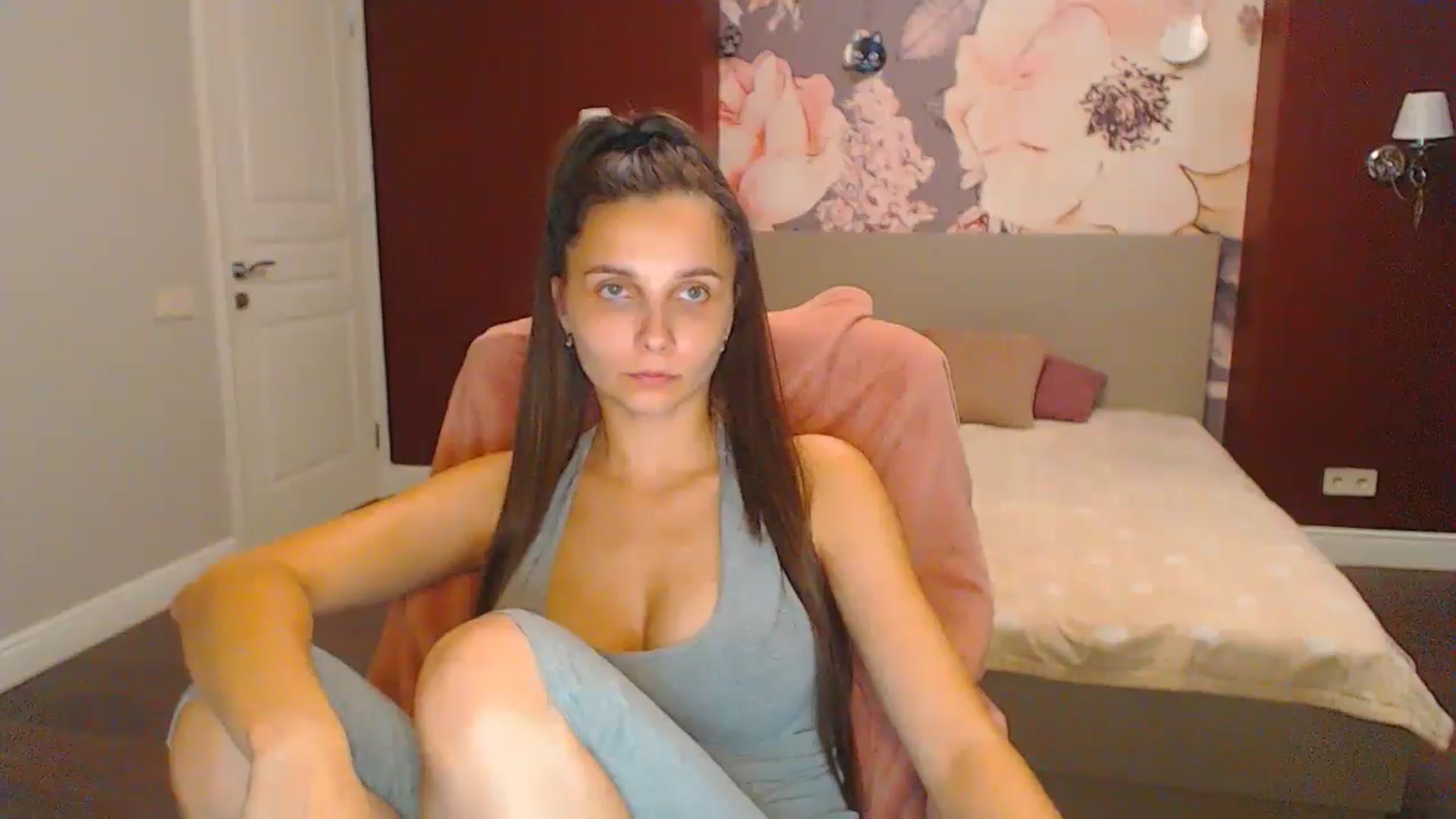 Gallery image thumbnail from Karina_Mils's myfreecams stream on, 08/30/2024, 16:08 image 13 of 20