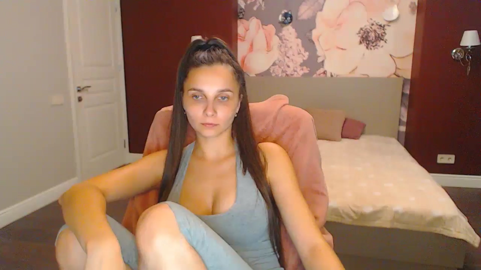 Gallery image thumbnail from Karina_Mils's myfreecams stream on, 08/30/2024, 16:08 image 15 of 20