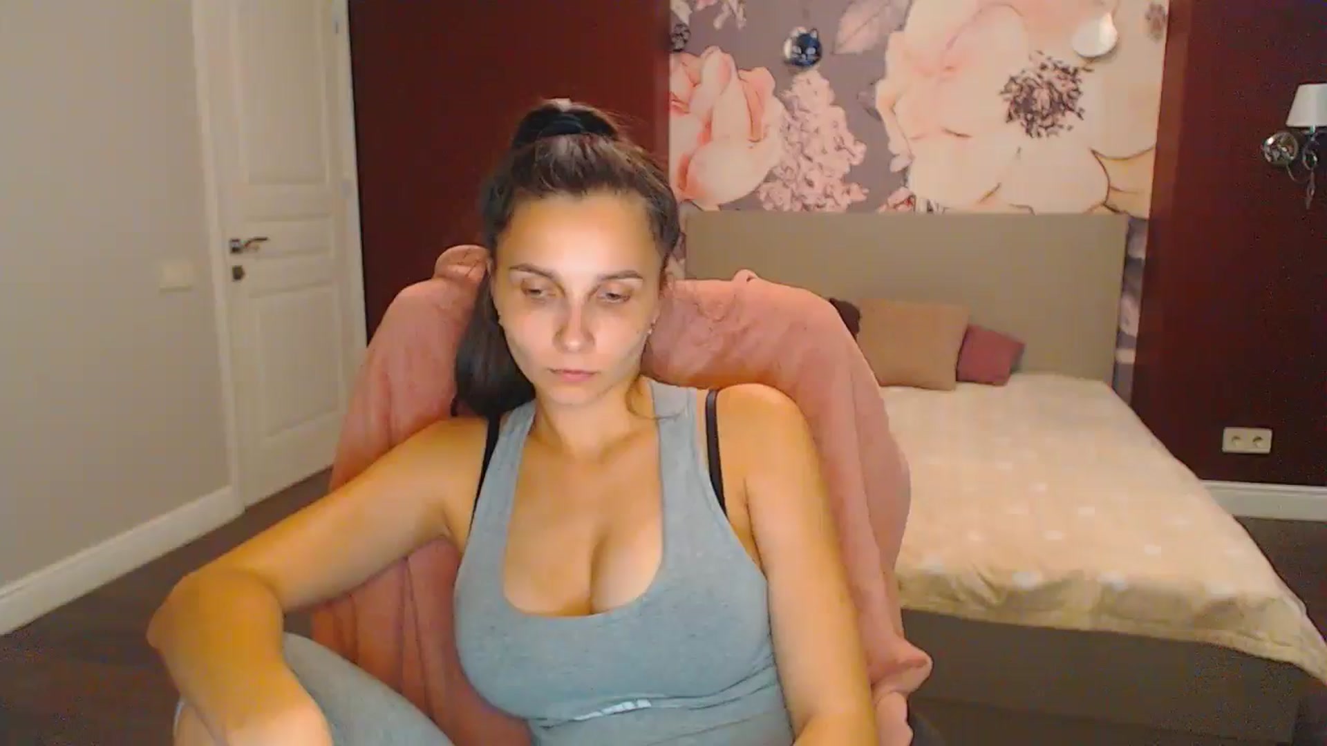 Gallery image thumbnail from Karina_Mils's myfreecams stream on, 08/30/2024, 16:08 image 2 of 20