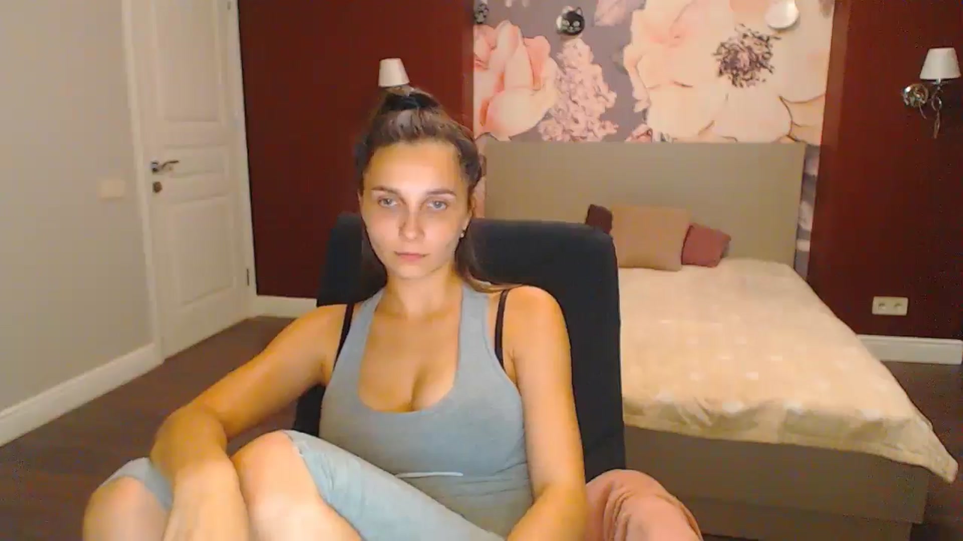 Gallery image thumbnail from Karina_Mils's myfreecams stream on, 08/30/2024, 17:00 image 18 of 20