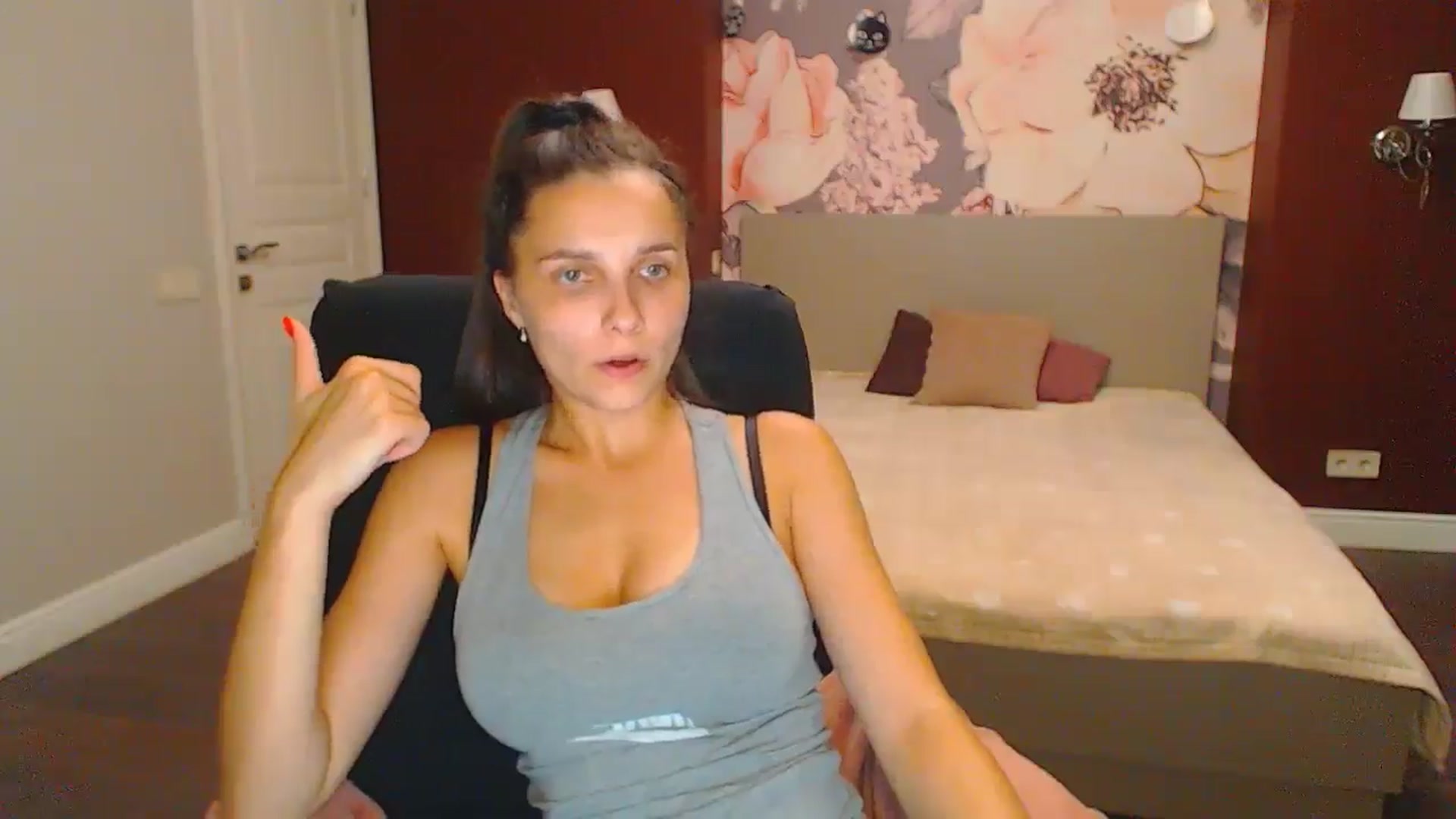 Gallery image thumbnail from Karina_Mils's myfreecams stream on, 08/30/2024, 17:00 image 20 of 20
