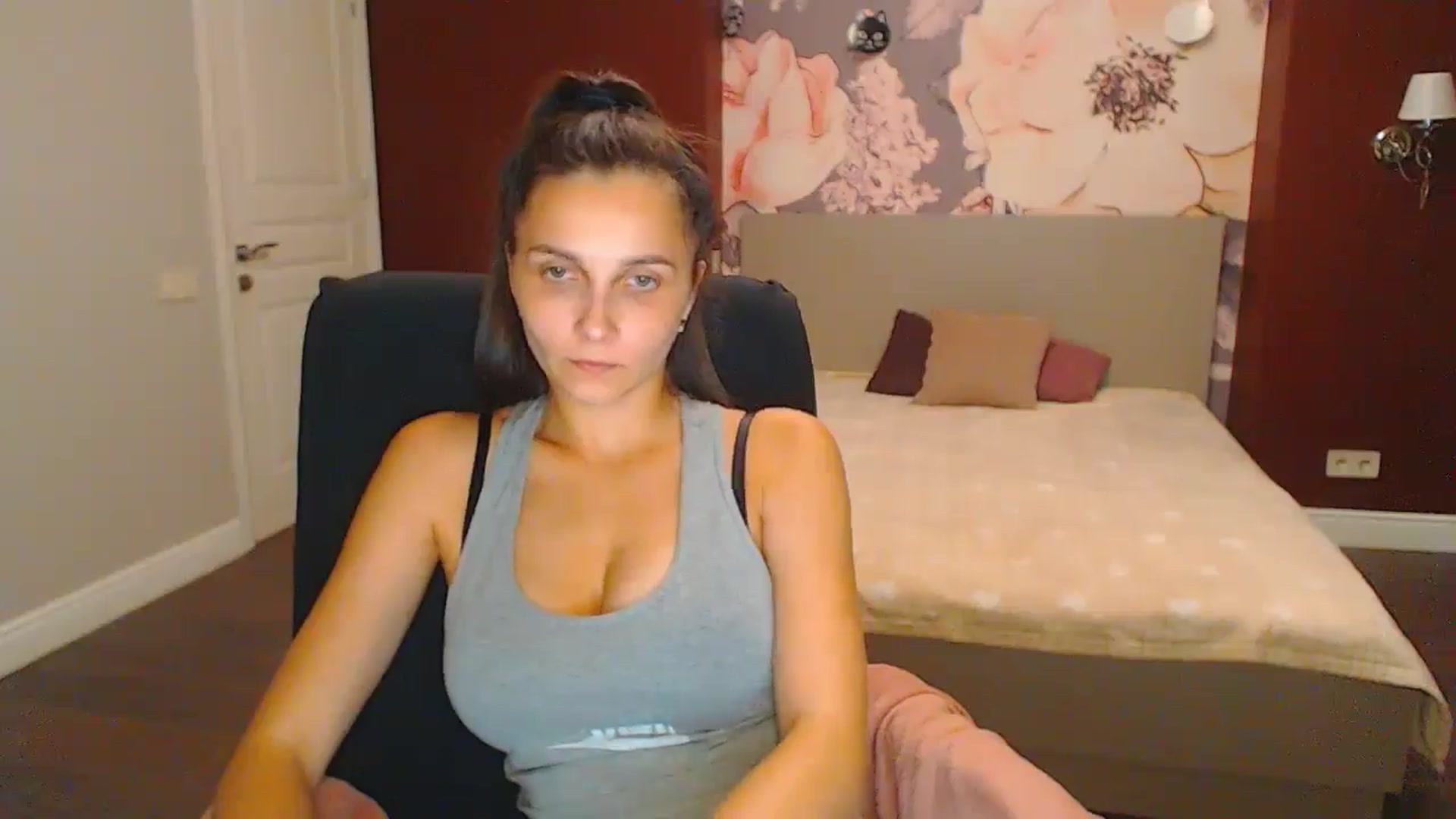 Gallery image thumbnail from Karina_Mils's myfreecams stream on, 08/30/2024, 17:00 image 19 of 20