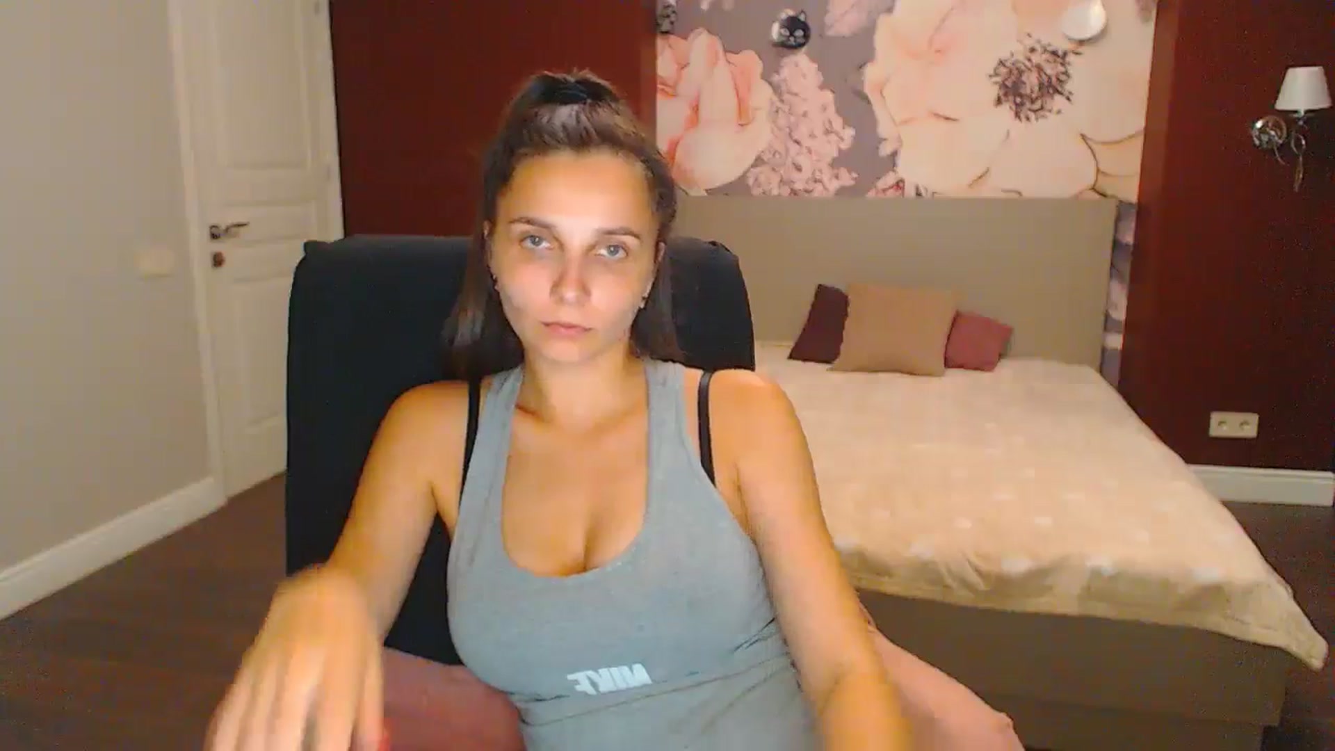 Gallery image thumbnail from Karina_Mils's myfreecams stream on, 08/30/2024, 17:00 image 7 of 20