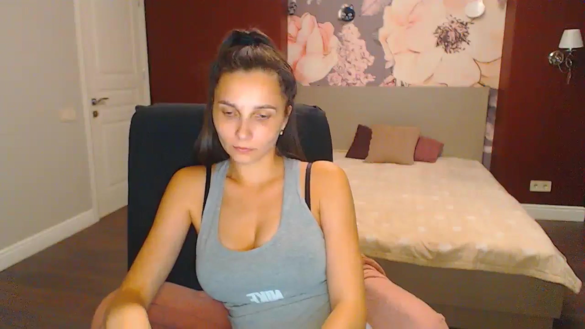 Gallery image thumbnail from Karina_Mils's myfreecams stream on, 08/30/2024, 17:00 image 6 of 20