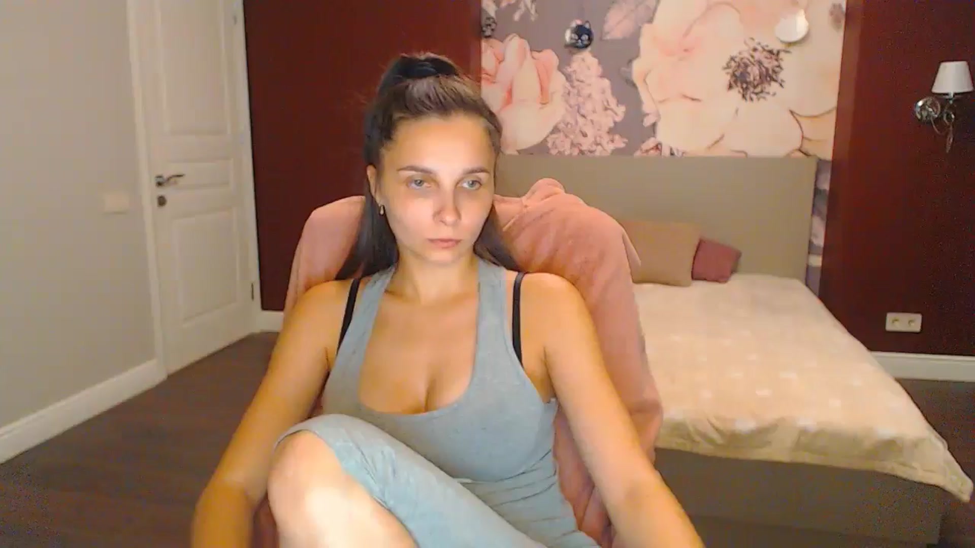 Gallery image thumbnail from Karina_Mils's myfreecams stream on, 08/30/2024, 17:00 image 1 of 20