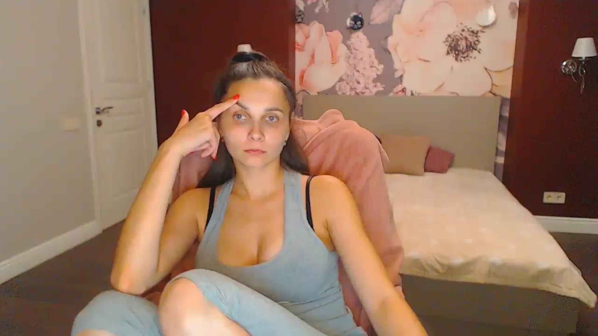 Gallery image thumbnail from Karina_Mils's myfreecams stream on, 08/30/2024, 17:00 image 2 of 20