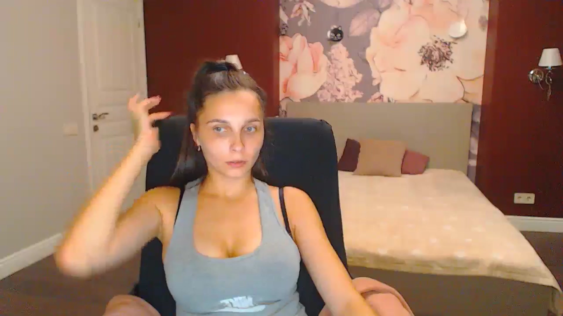 Gallery image thumbnail from Karina_Mils's myfreecams stream on, 08/30/2024, 17:32 image 17 of 20