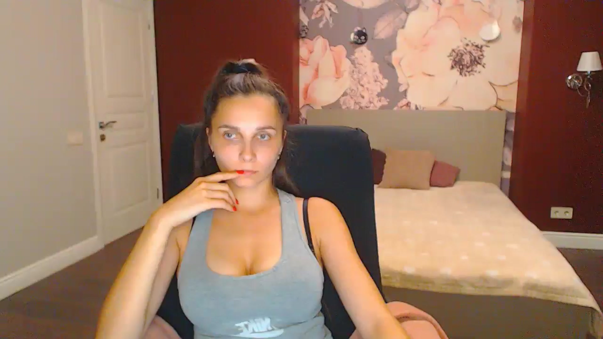 Gallery image thumbnail from Karina_Mils's myfreecams stream on, 08/30/2024, 17:32 image 11 of 20