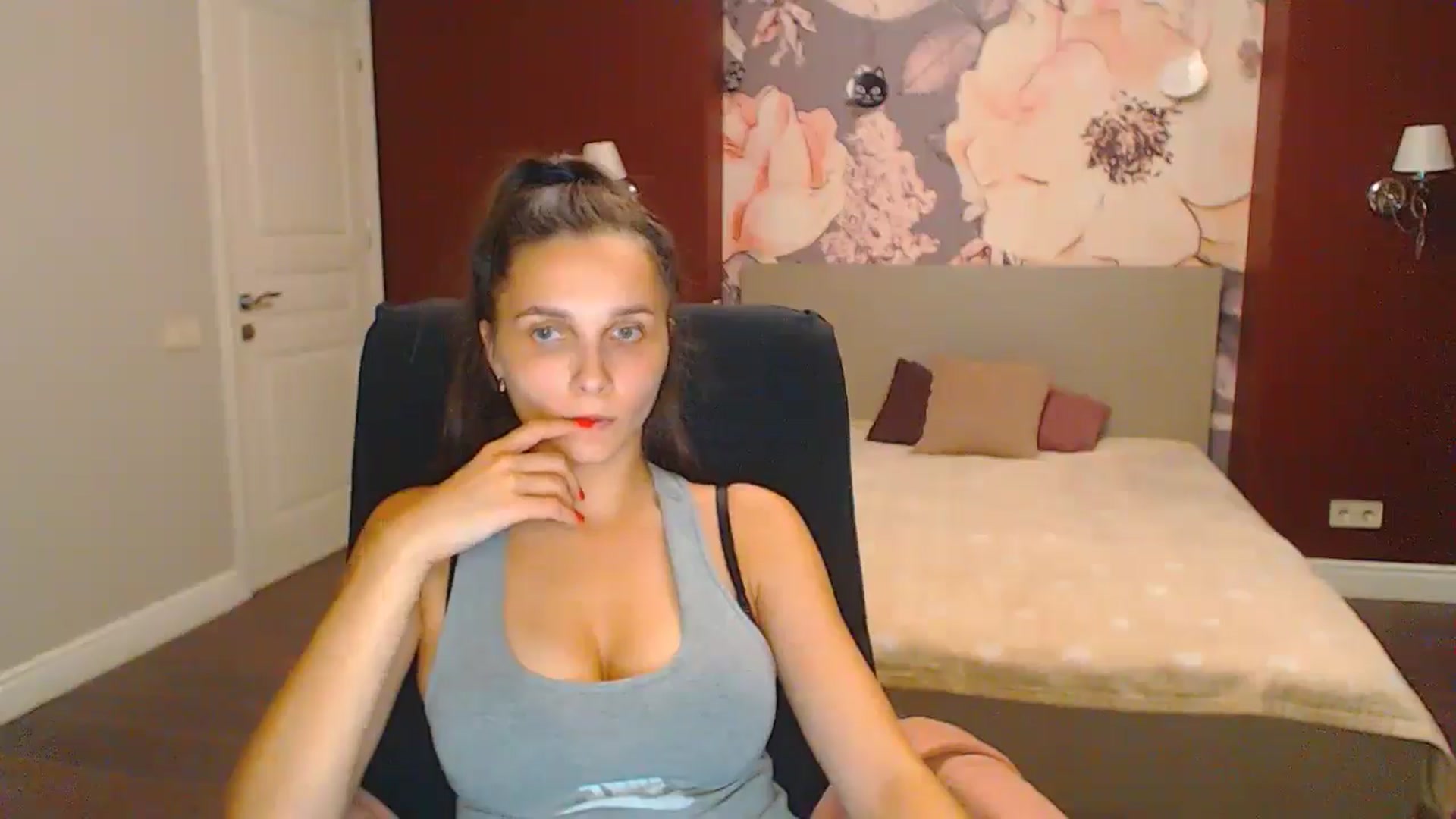 Gallery image thumbnail from Karina_Mils's myfreecams stream on, 08/30/2024, 17:32 image 19 of 20