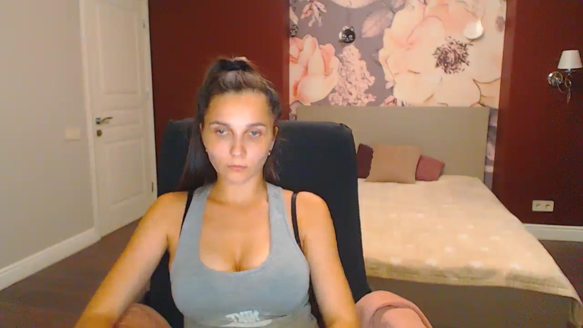 Gallery image thumbnail from Karina_Mils's myfreecams stream on, 08/30/2024, 17:32 image 14 of 20