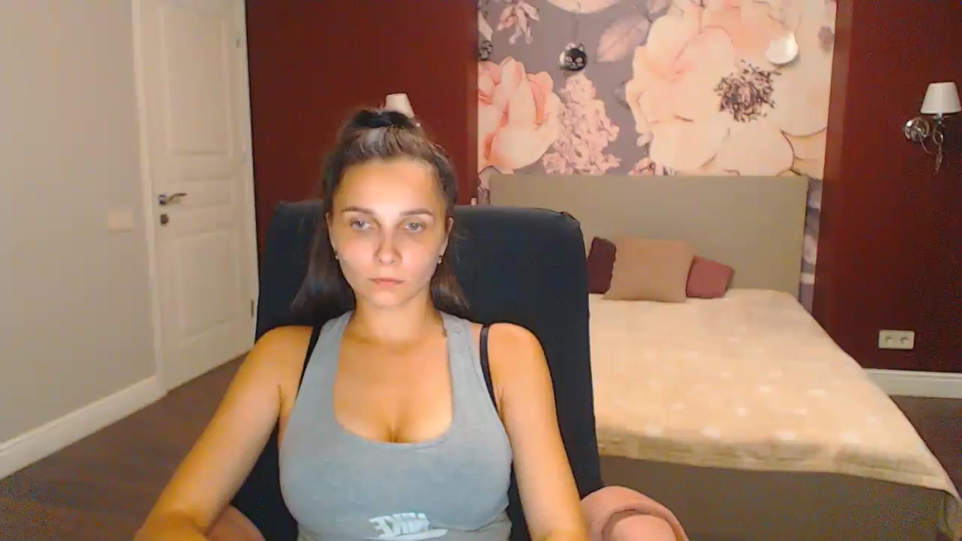 Gallery image thumbnail from Karina_Mils's myfreecams stream on, 08/30/2024, 17:32 image 8 of 20