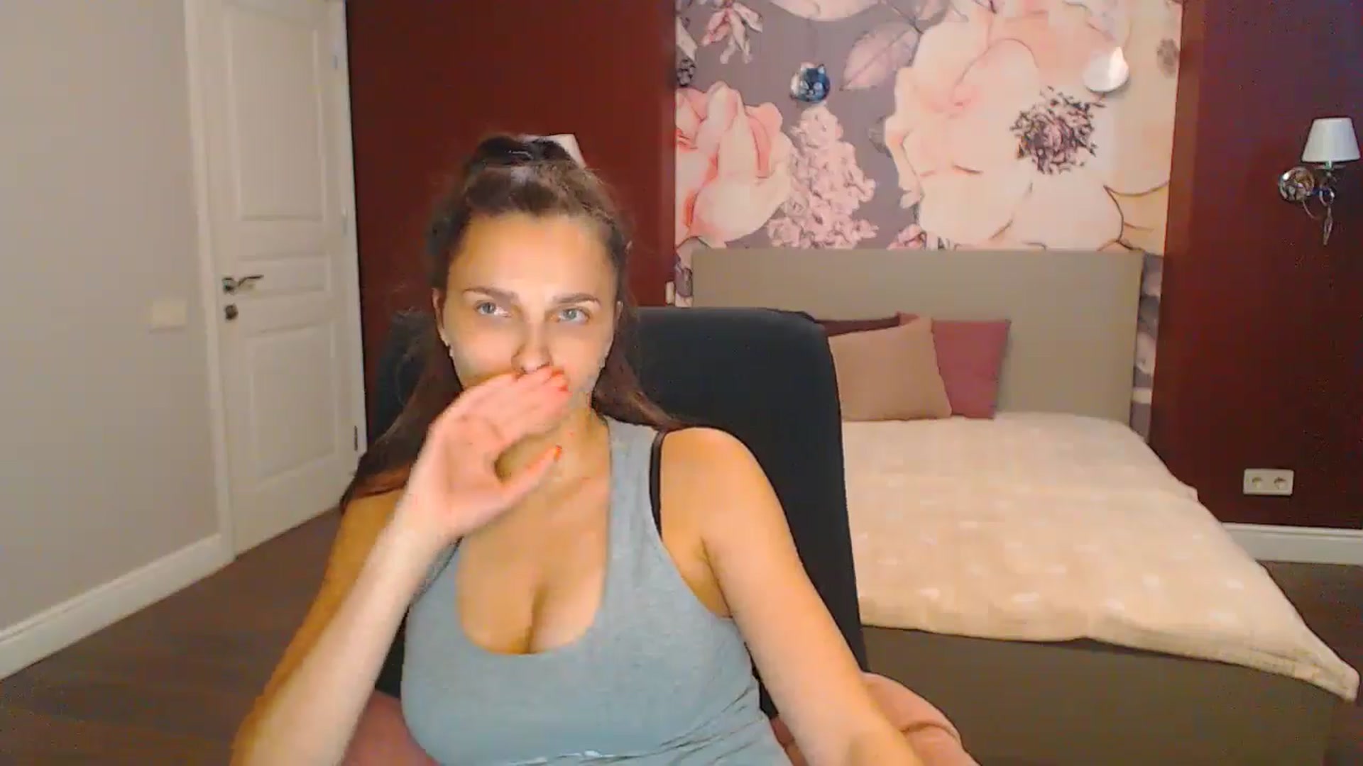 Gallery image thumbnail from Karina_Mils's myfreecams stream on, 08/31/2024, 15:18 image 12 of 20
