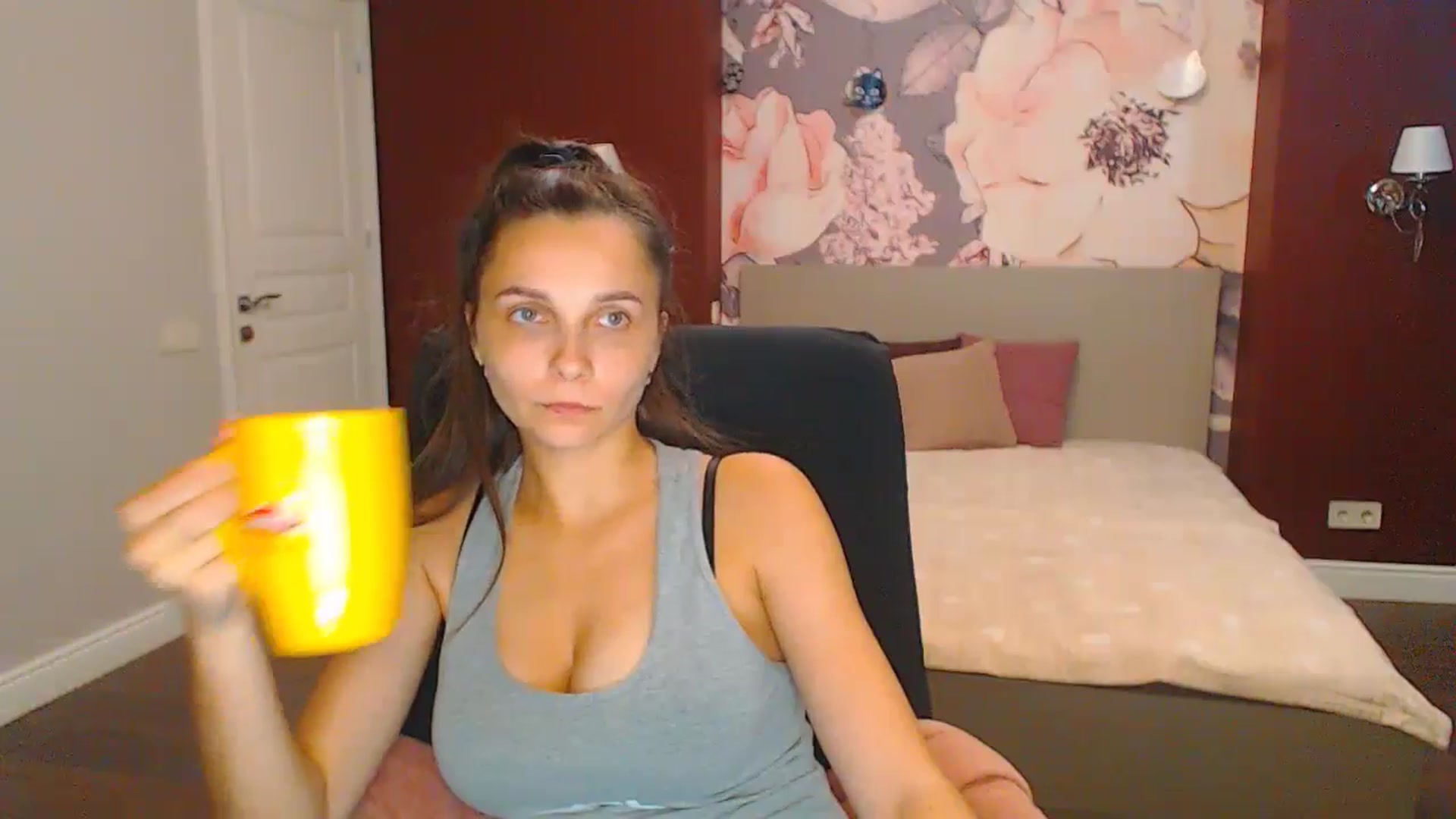 Gallery image thumbnail from Karina_Mils's myfreecams stream on, 08/31/2024, 15:18 image 10 of 20