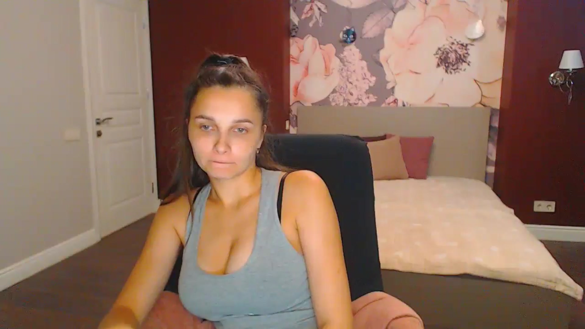 Gallery image thumbnail from Karina_Mils's myfreecams stream on, 08/31/2024, 15:18 image 4 of 20