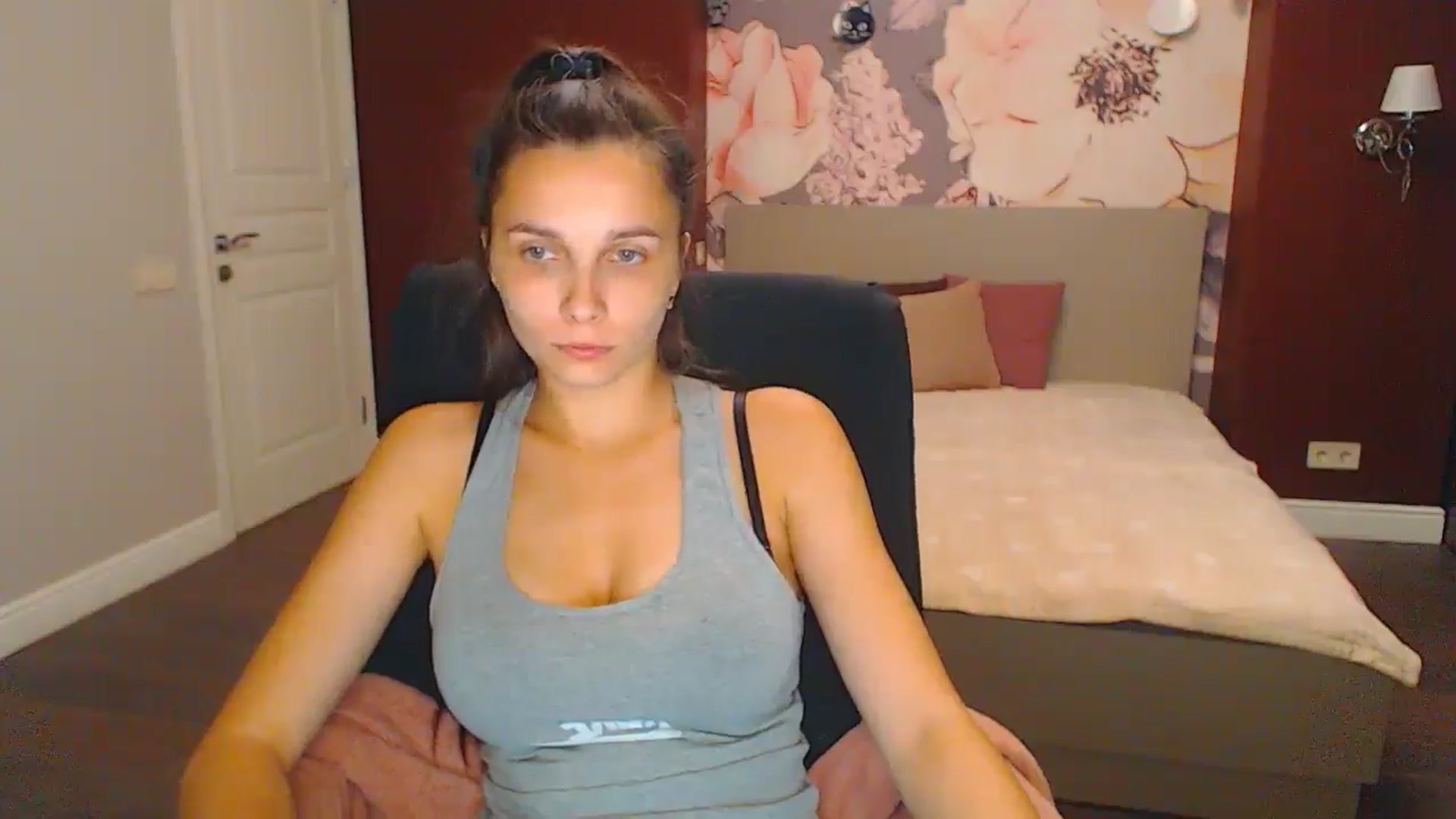 Gallery image thumbnail from Karina_Mils's myfreecams stream on, 08/31/2024, 16:18 image 10 of 20