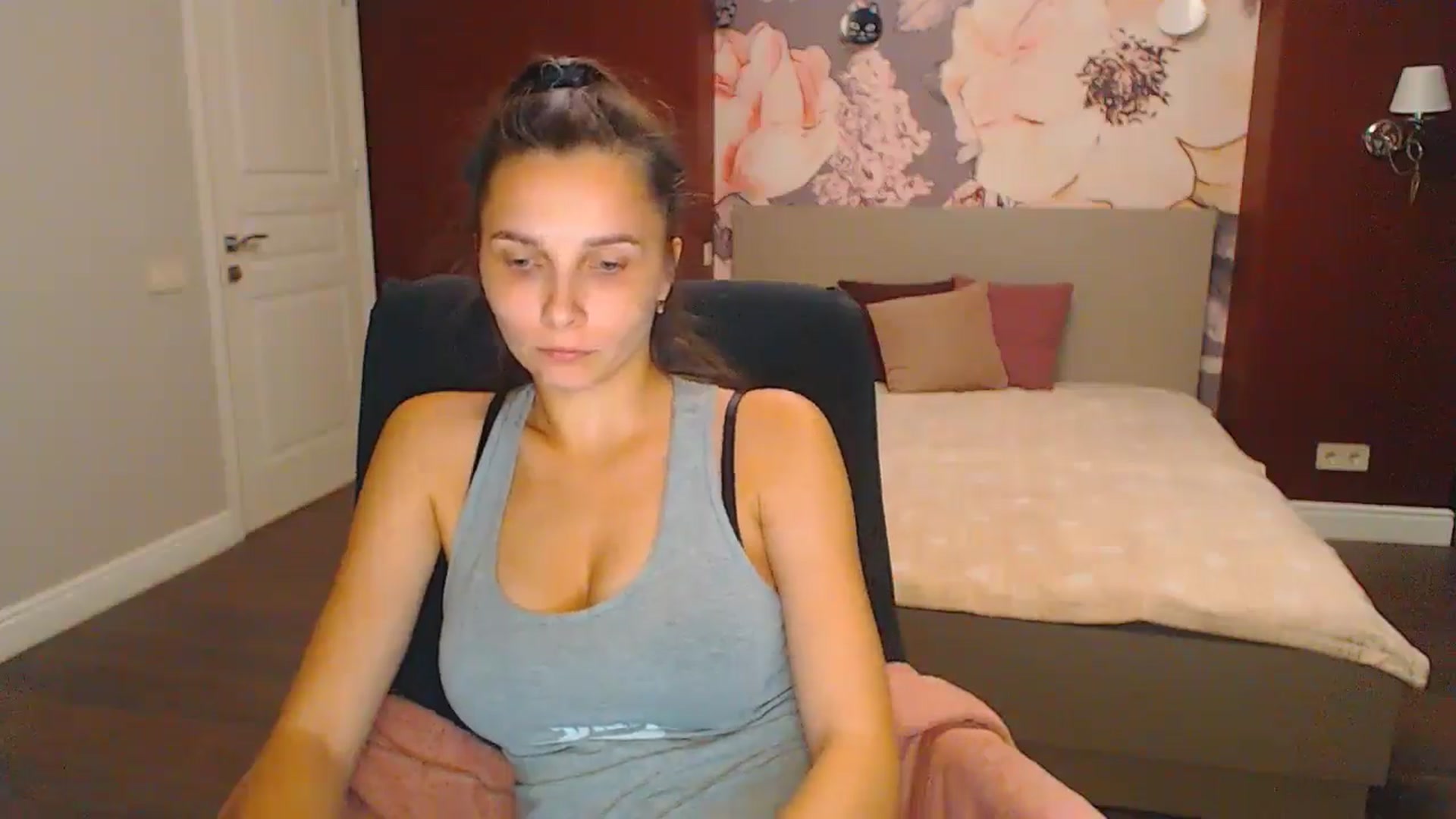 Gallery image thumbnail from Karina_Mils's myfreecams stream on, 08/31/2024, 16:18 image 8 of 20