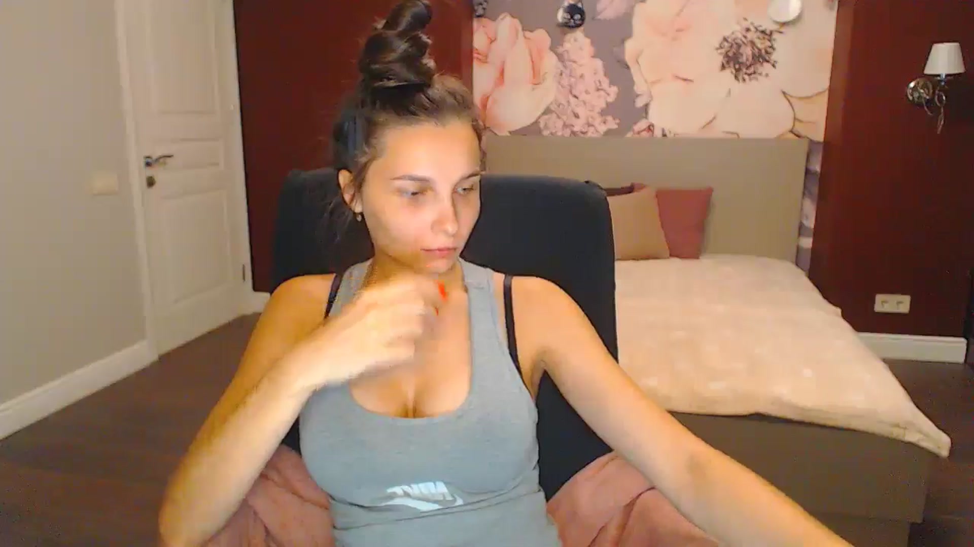 Gallery image thumbnail from Karina_Mils's myfreecams stream on, 08/31/2024, 16:18 image 17 of 20