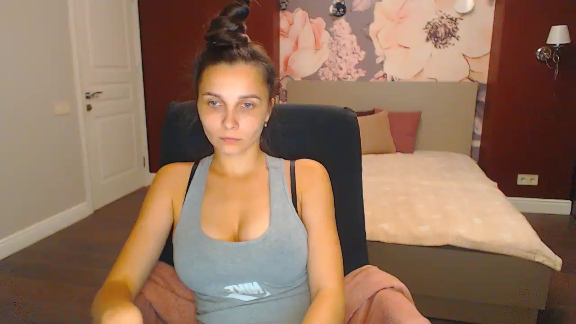 Gallery image thumbnail from Karina_Mils's myfreecams stream on, 08/31/2024, 16:18 image 16 of 20