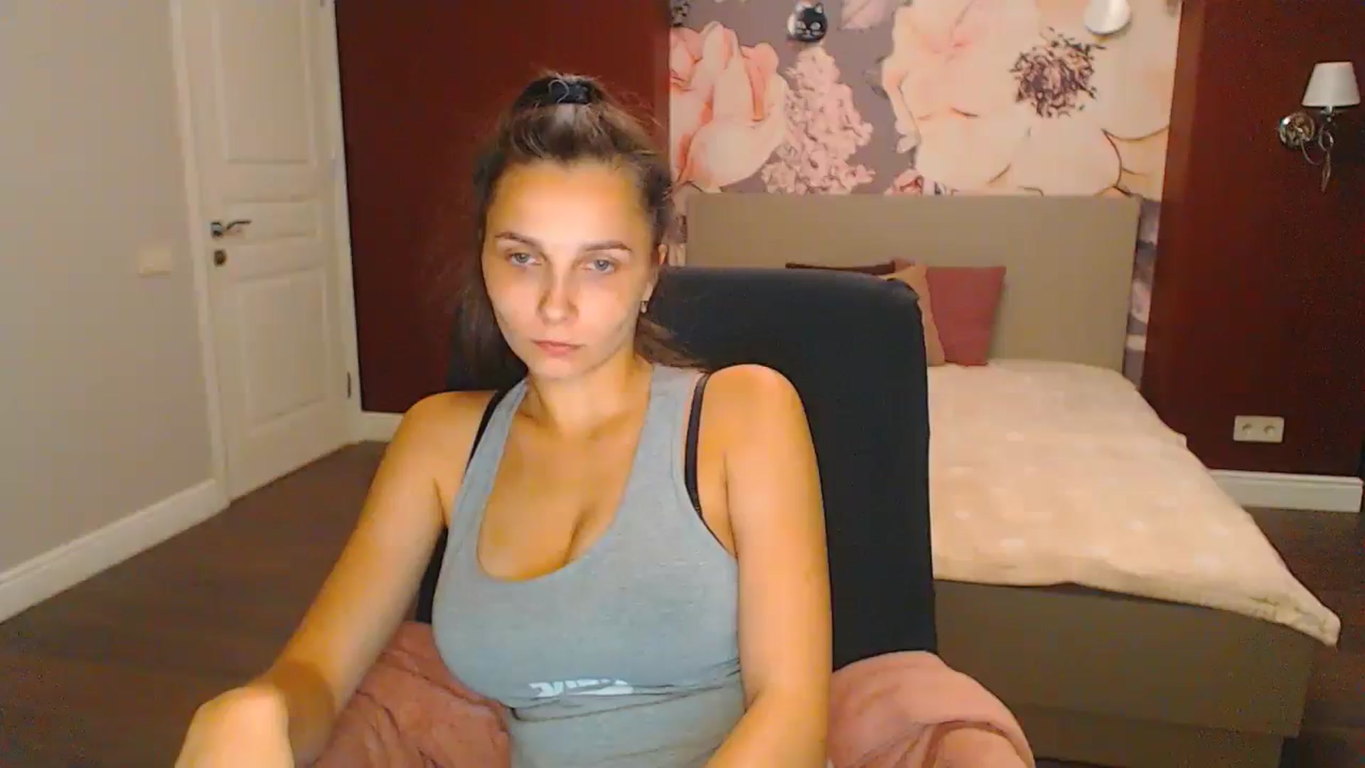 Gallery image thumbnail from Karina_Mils's myfreecams stream on, 08/31/2024, 16:18 image 6 of 20