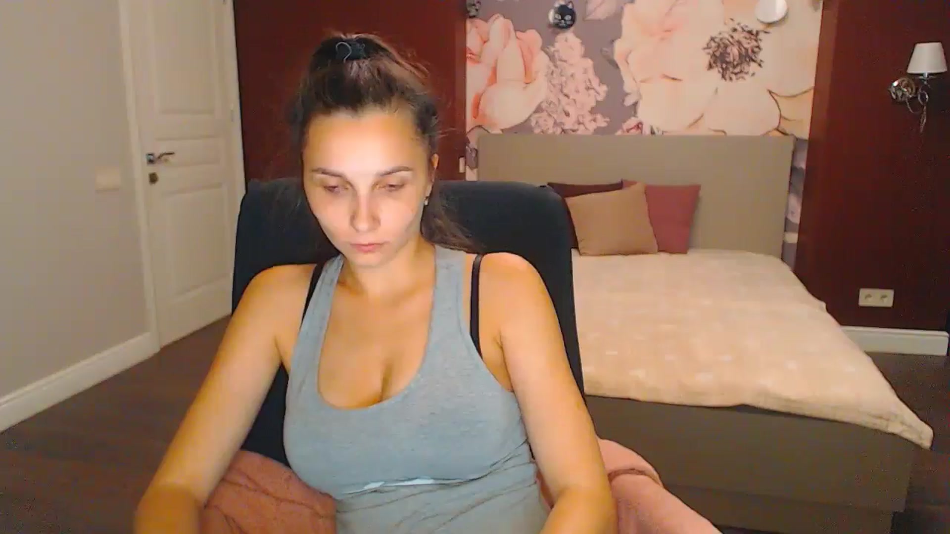 Gallery image thumbnail from Karina_Mils's myfreecams stream on, 08/31/2024, 16:18 image 9 of 20