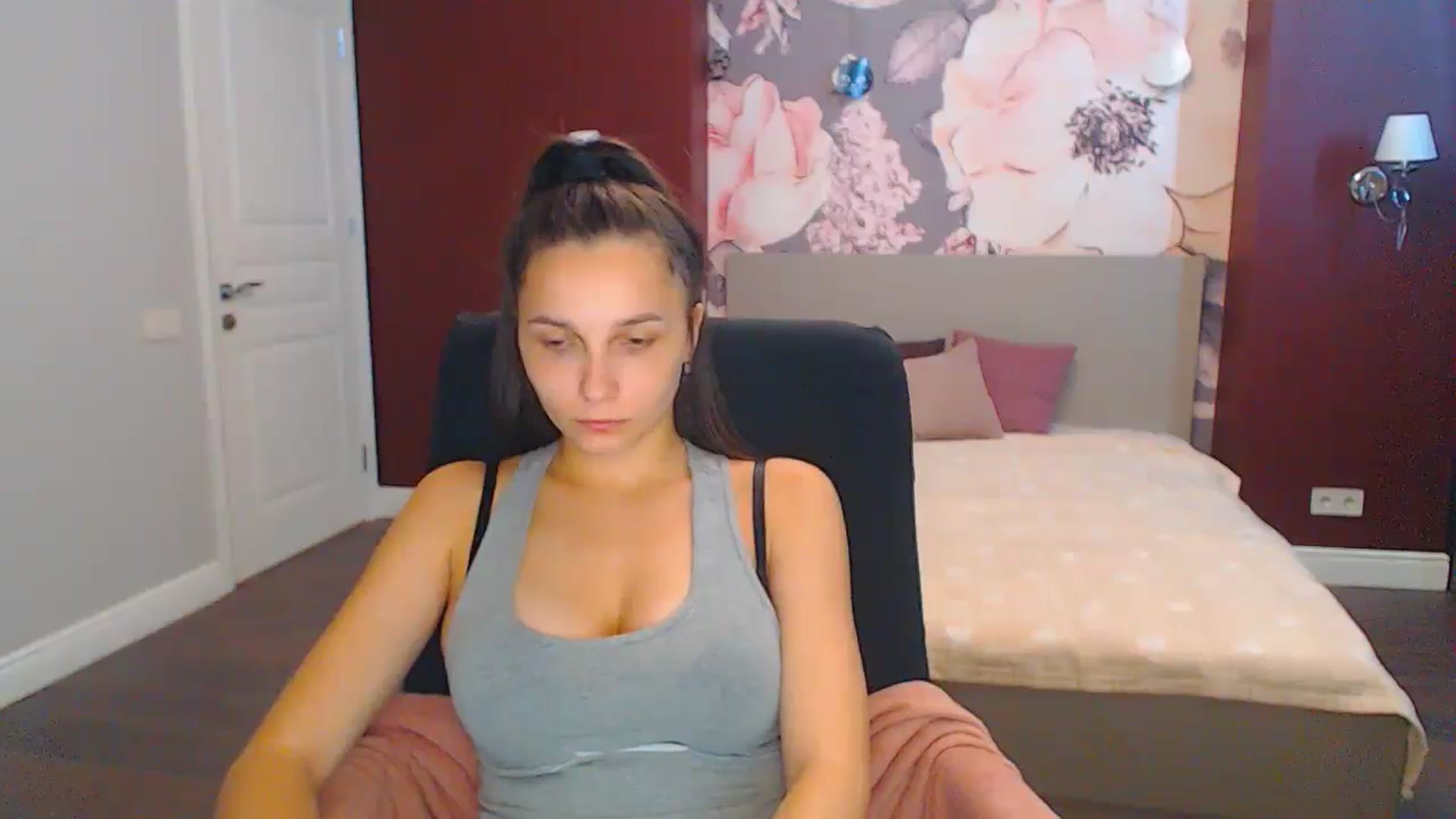 Gallery image thumbnail from Karina_Mils's myfreecams stream on, 09/01/2024, 07:12 image 9 of 20