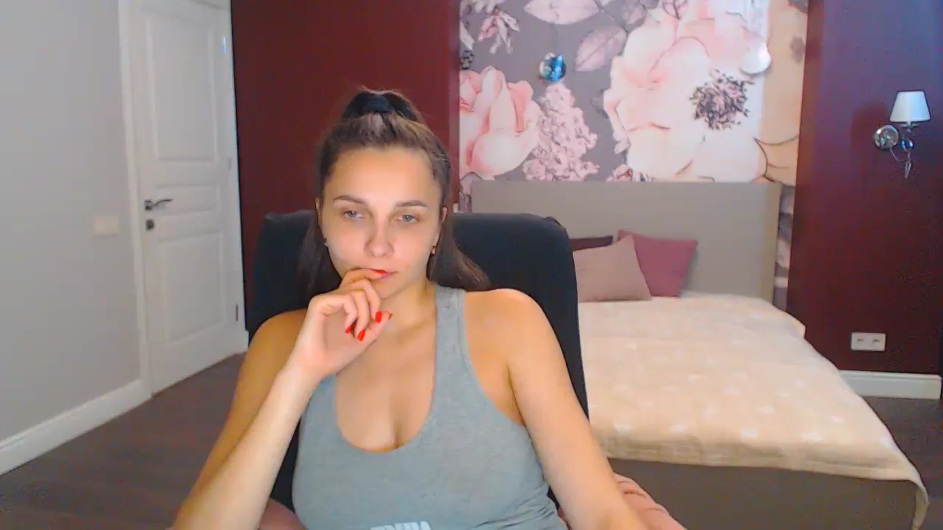 Gallery image thumbnail from Karina_Mils's myfreecams stream on, 09/01/2024, 07:12 image 14 of 20