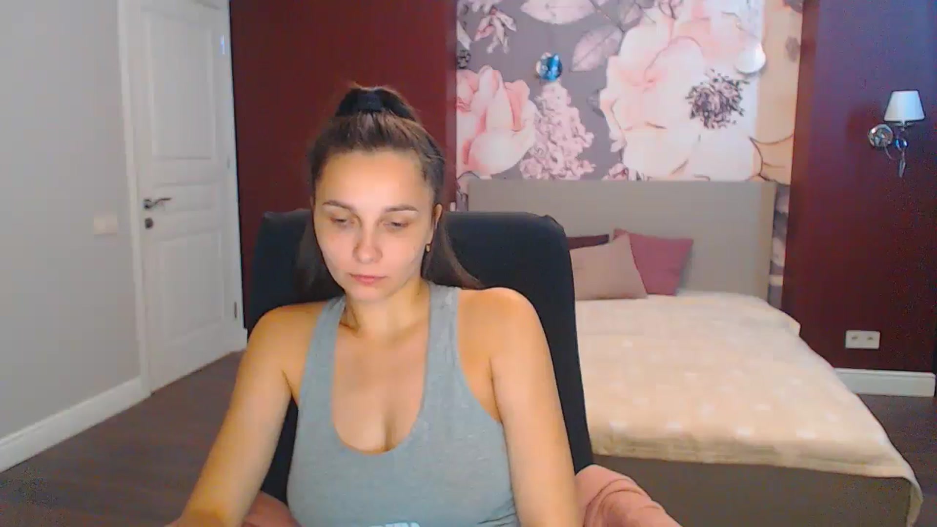 Gallery image thumbnail from Karina_Mils's myfreecams stream on, 09/01/2024, 07:12 image 15 of 20