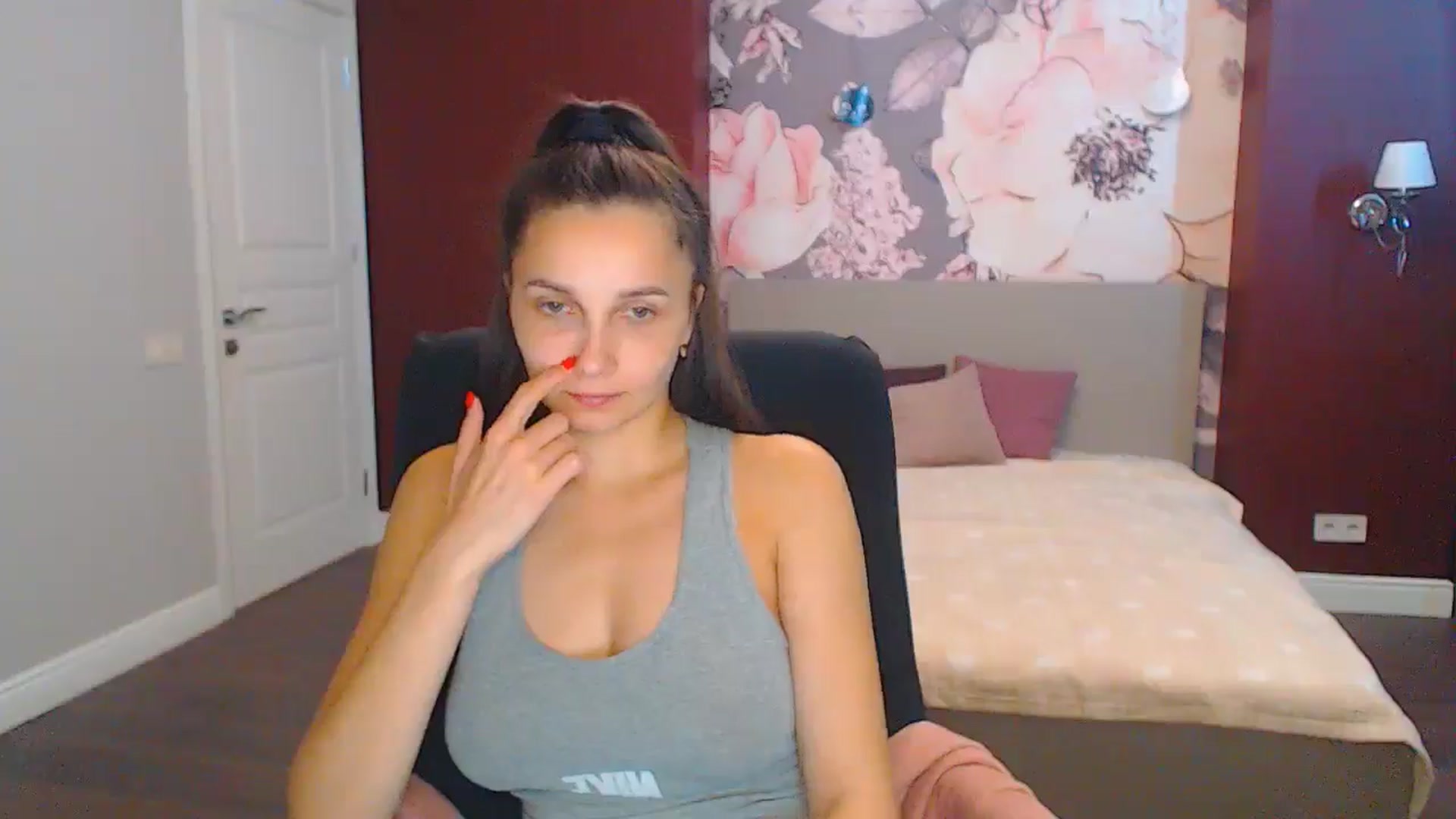 Gallery image thumbnail from Karina_Mils's myfreecams stream on, 09/01/2024, 07:12 image 13 of 20