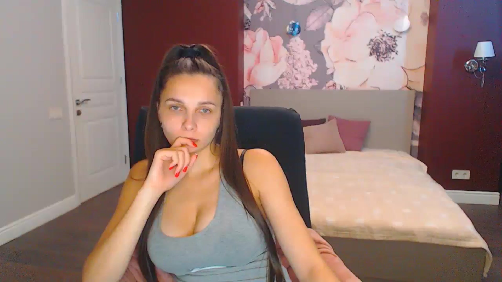 Gallery image thumbnail from Karina_Mils's myfreecams stream on, 09/01/2024, 07:12 image 3 of 20