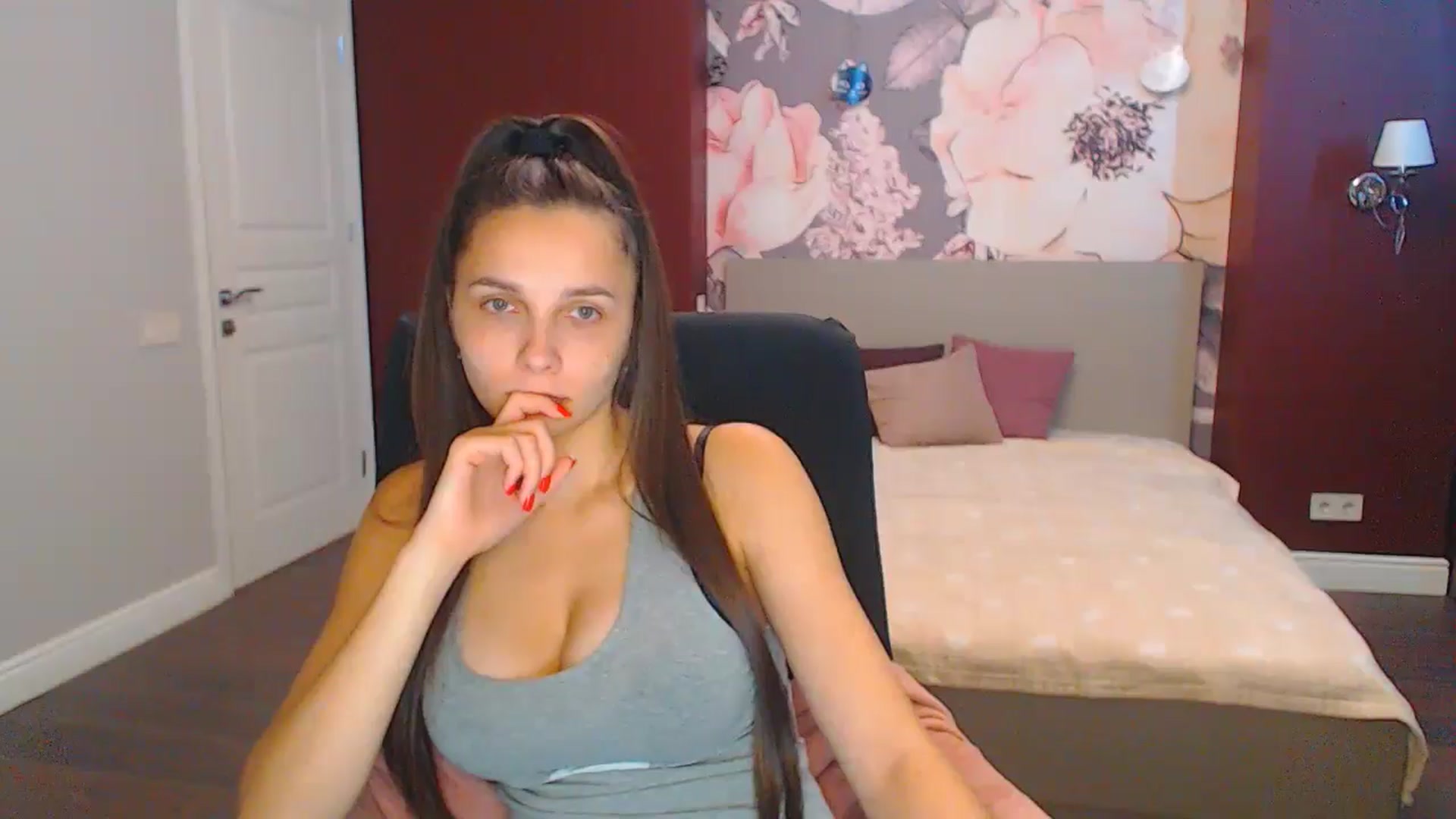 Gallery image thumbnail from Karina_Mils's myfreecams stream on, 09/01/2024, 07:12 image 2 of 20