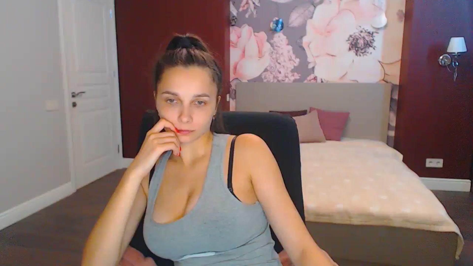 Gallery image thumbnail from Karina_Mils's myfreecams stream on, 09/01/2024, 07:12 image 12 of 20