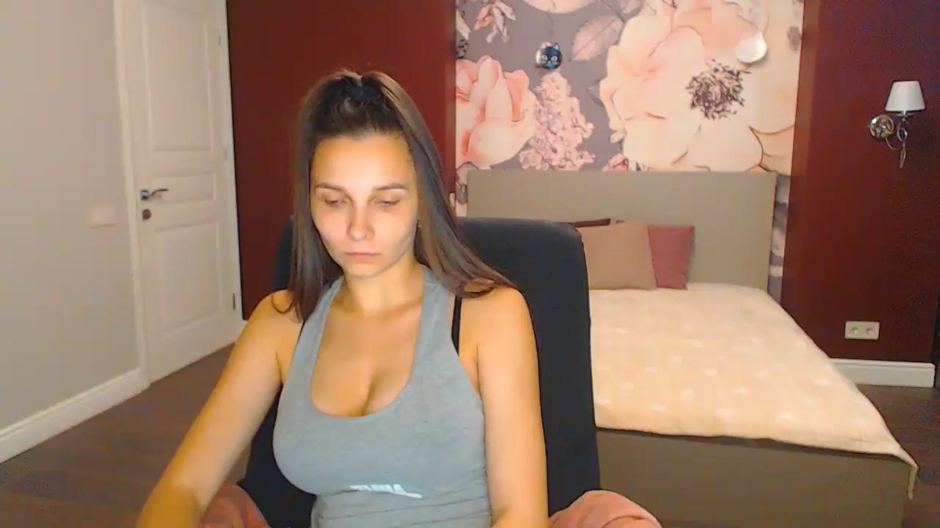 Gallery image thumbnail from Karina_Mils's myfreecams stream on, 09/01/2024, 17:27 image 1 of 20