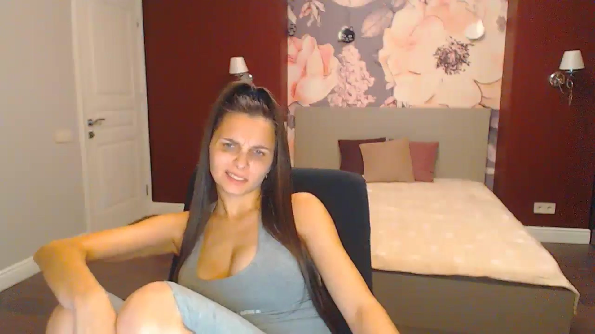 Gallery image thumbnail from Karina_Mils's myfreecams stream on, 09/01/2024, 17:27 image 13 of 20