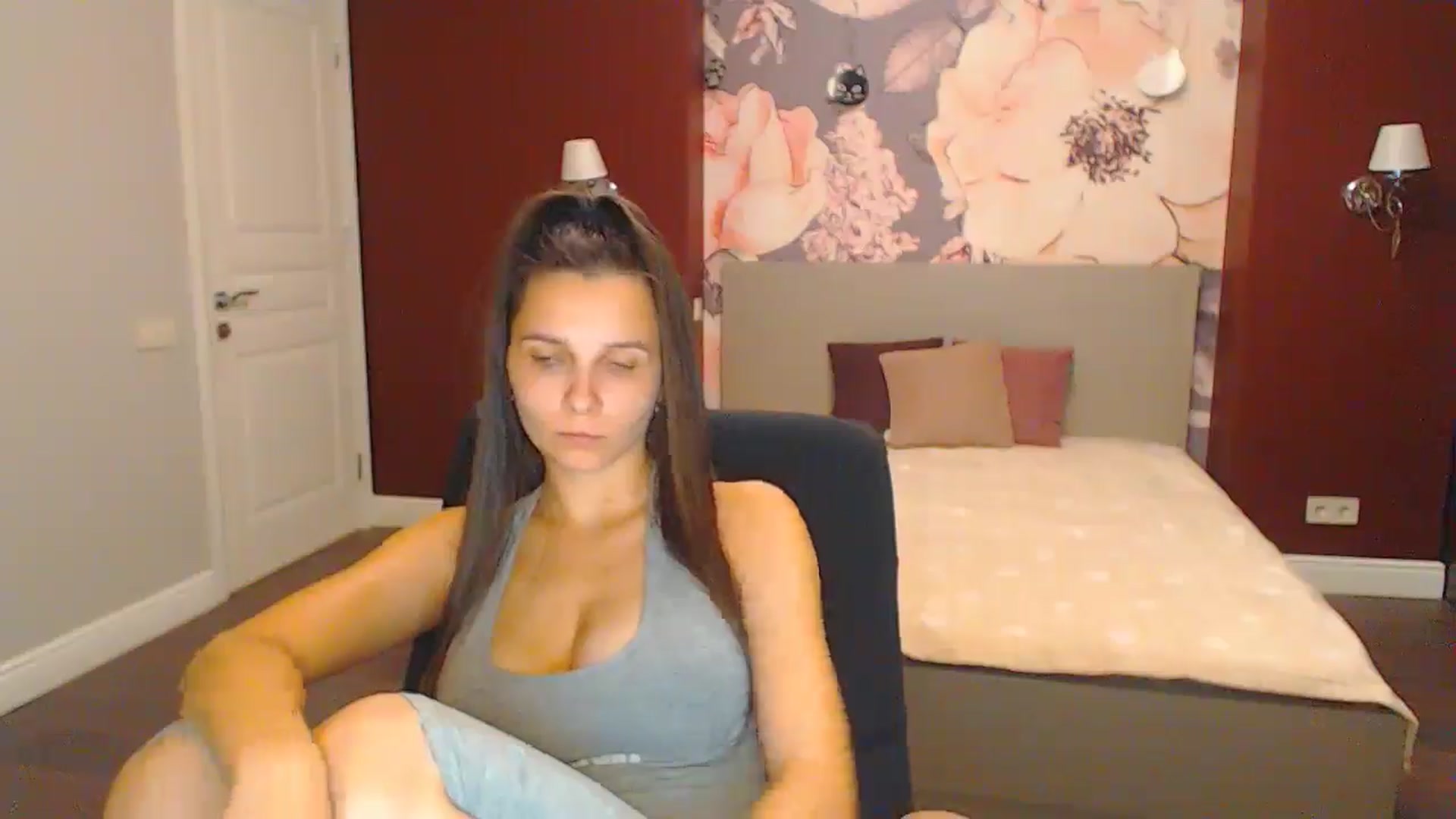 Gallery image thumbnail from Karina_Mils's myfreecams stream on, 09/01/2024, 17:27 image 11 of 20