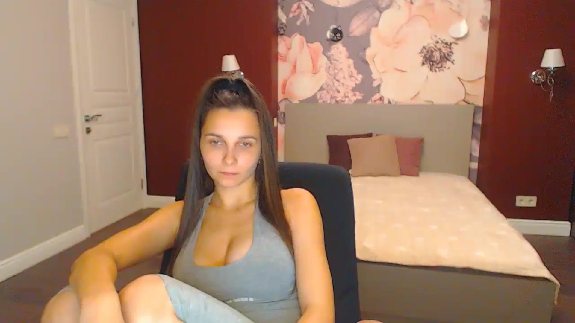 Gallery image thumbnail from Karina_Mils's myfreecams stream on, 09/01/2024, 17:27 image 12 of 20