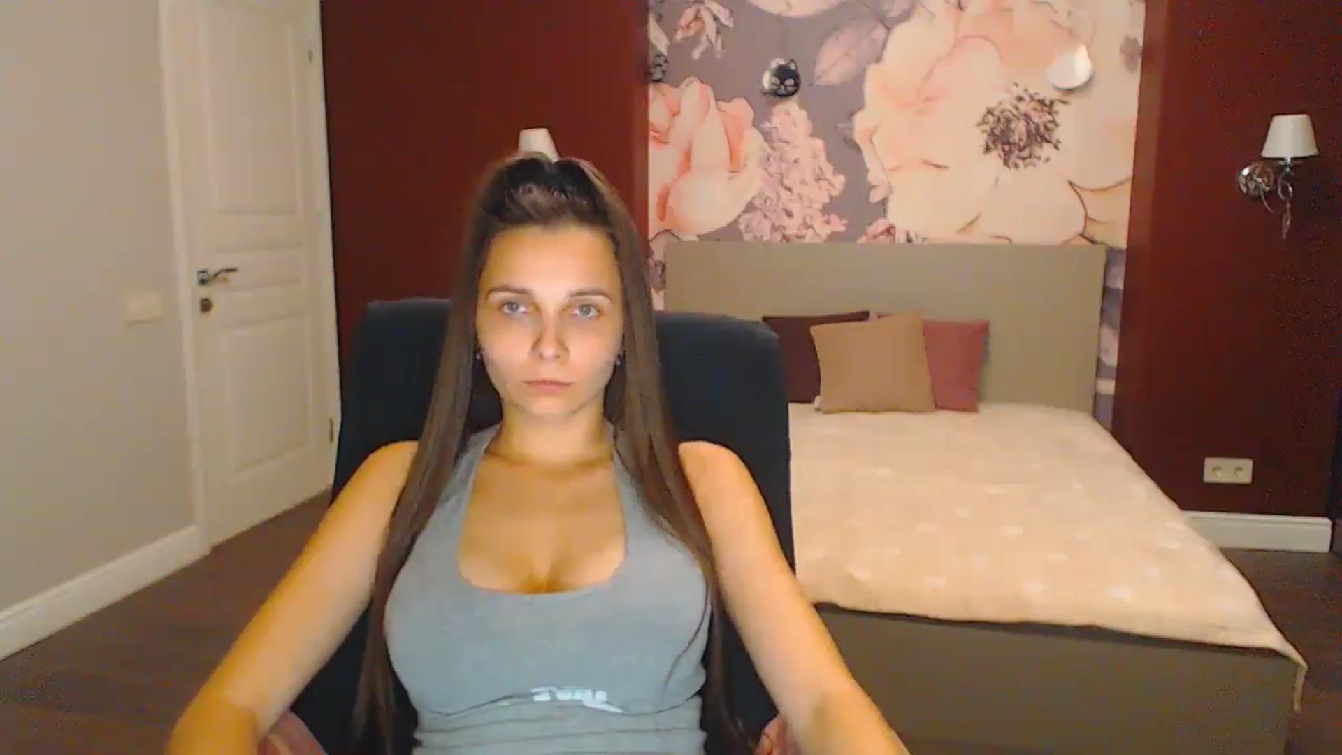 Gallery image thumbnail from Karina_Mils's myfreecams stream on, 09/01/2024, 17:27 image 9 of 20