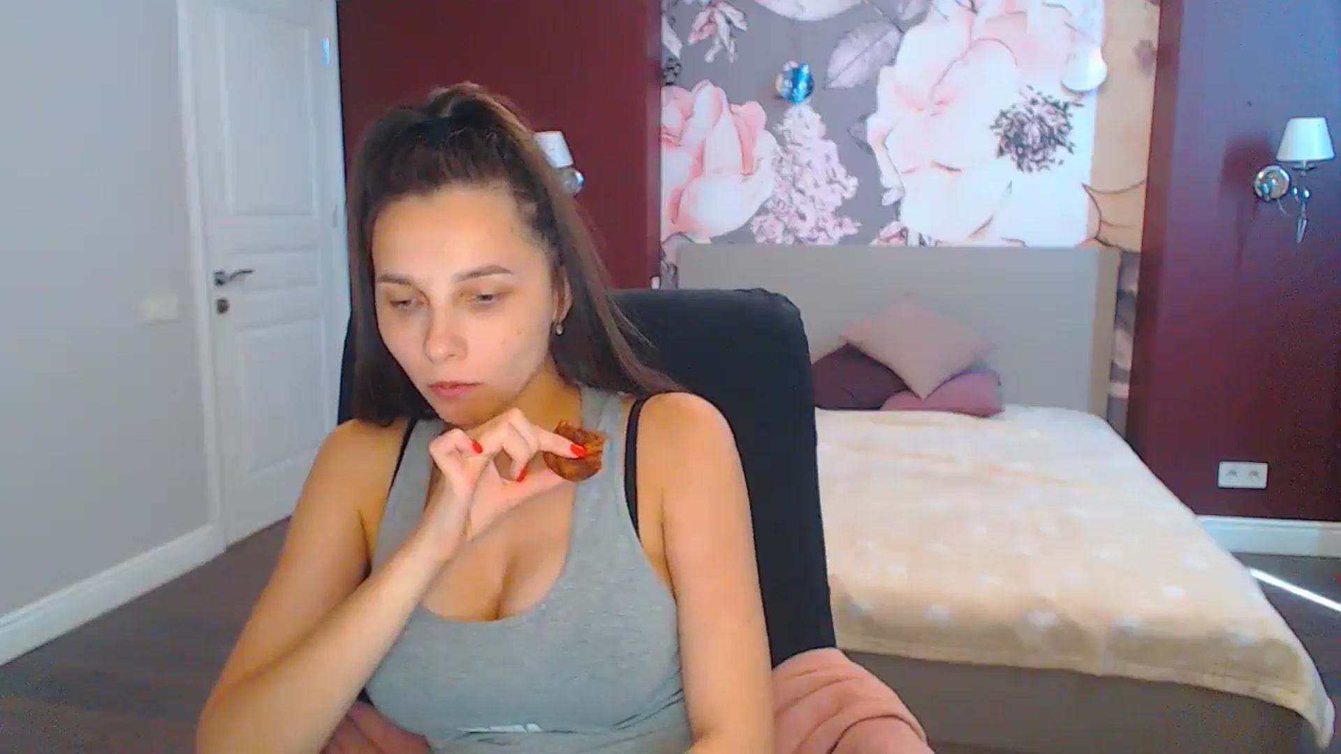 Gallery image thumbnail from Karina_Mils's myfreecams stream on, 09/02/2024, 10:45 image 2 of 20