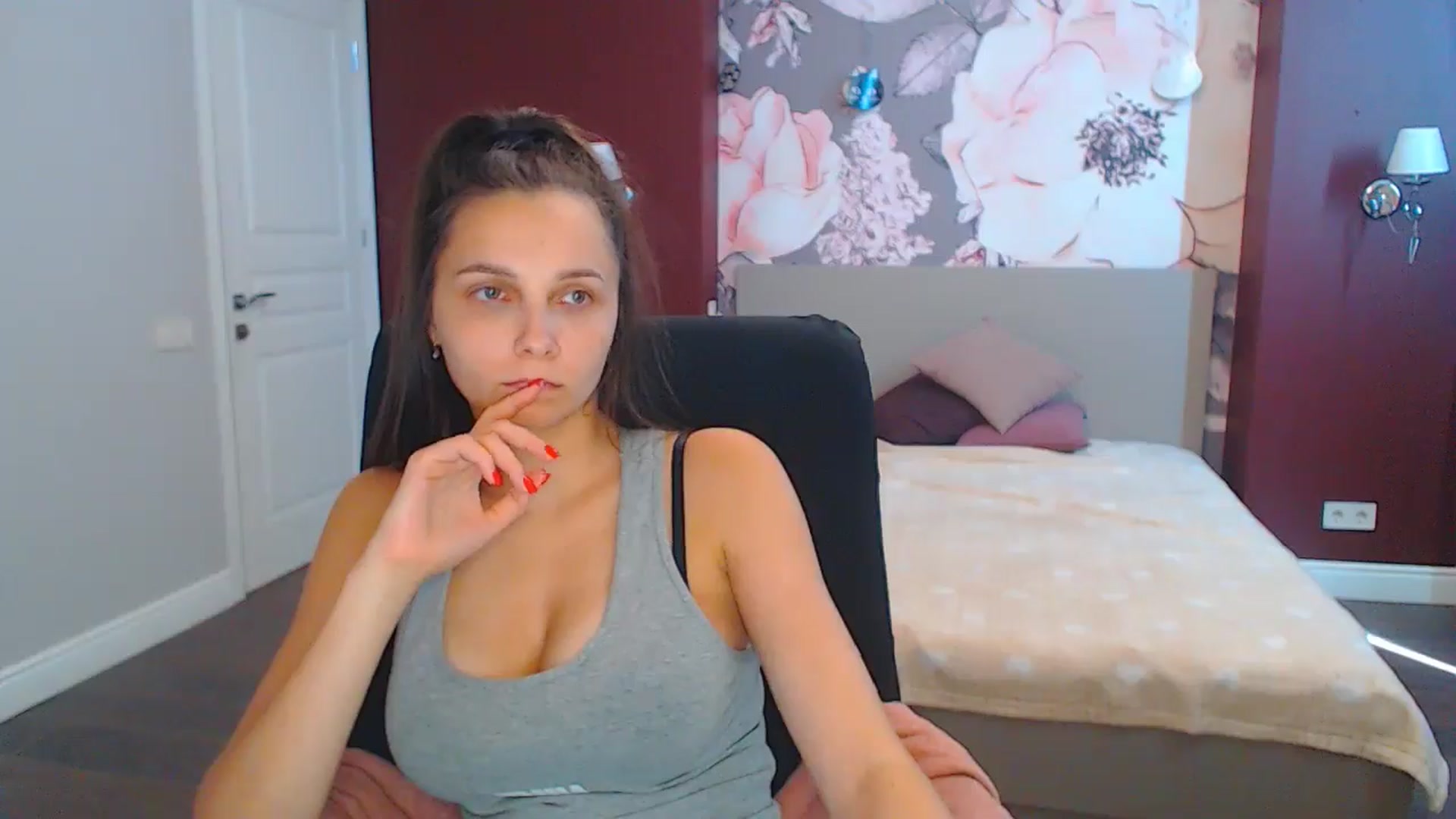 Gallery image thumbnail from Karina_Mils's myfreecams stream on, 09/02/2024, 10:45 image 10 of 20